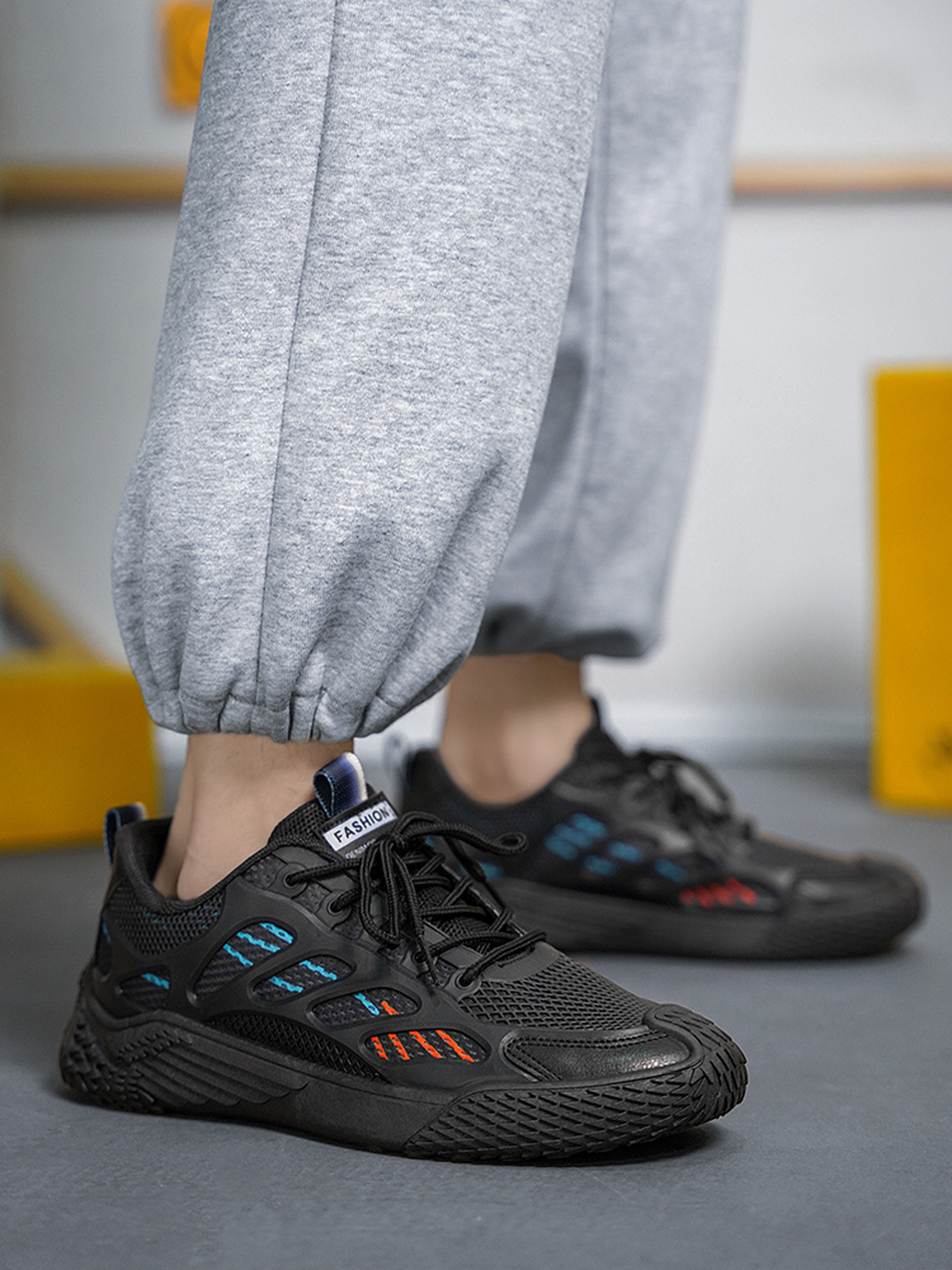 Men Mesh Lace-Up Sports Sneakers