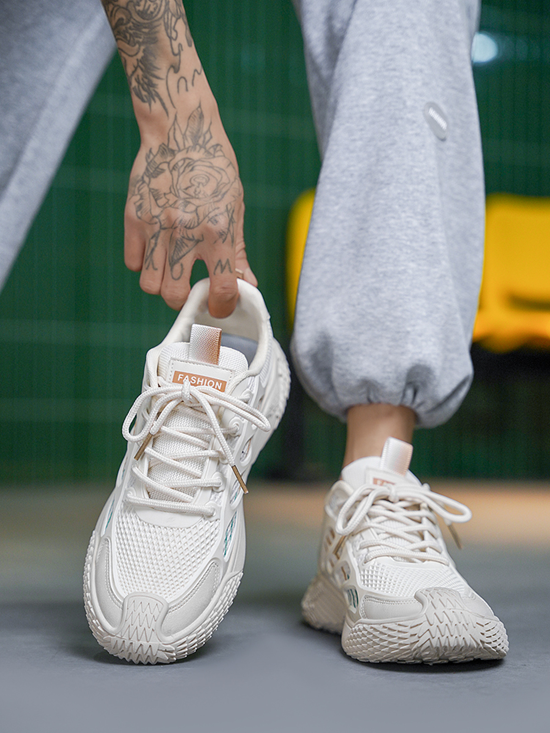 Men Mesh Lace-Up Sports Sneakers