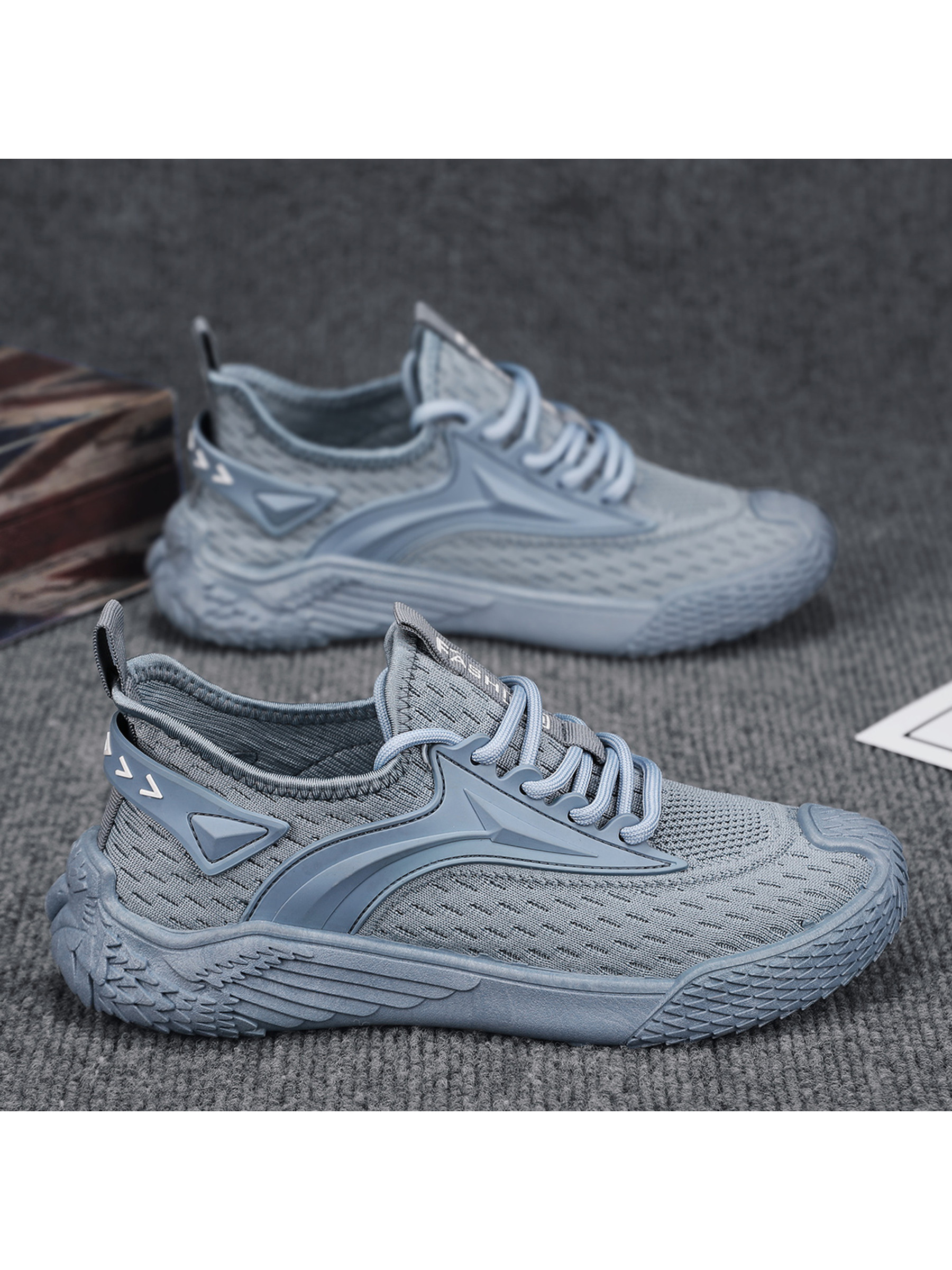 Men Flyknit Lace-Up Sports Sneakers