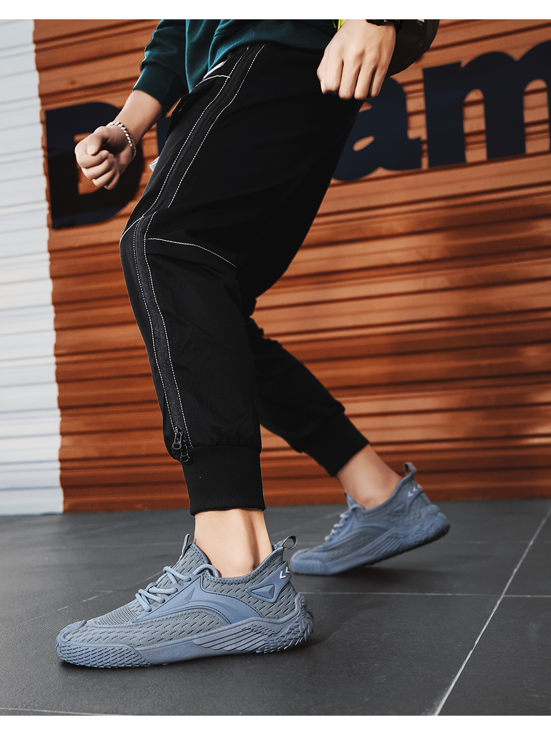 Men Flyknit Lace-Up Sports Sneakers