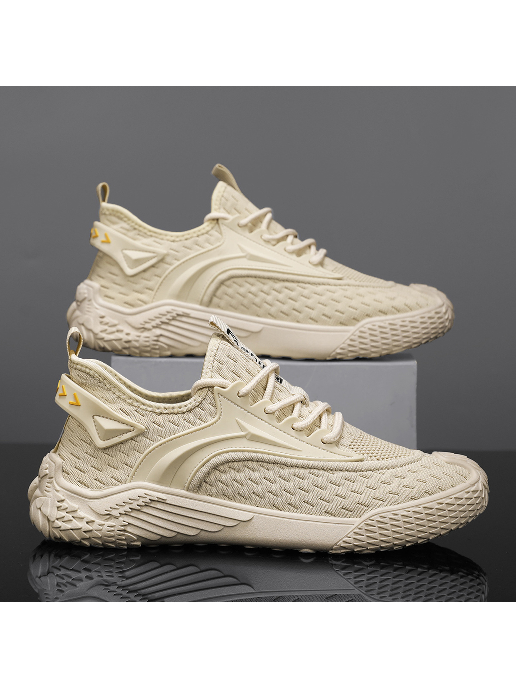 Men Flyknit Lace-Up Sports Sneakers