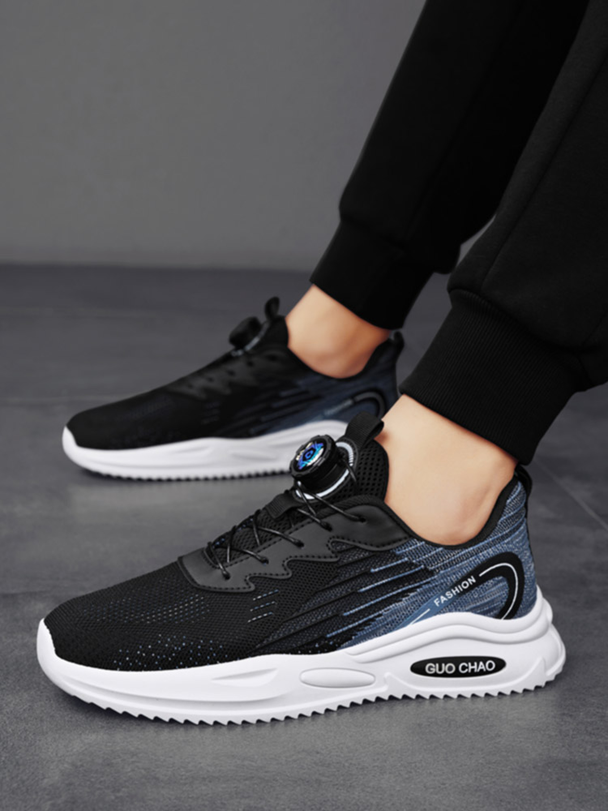 Men Flyknit Lace-Up Sports Sneakers