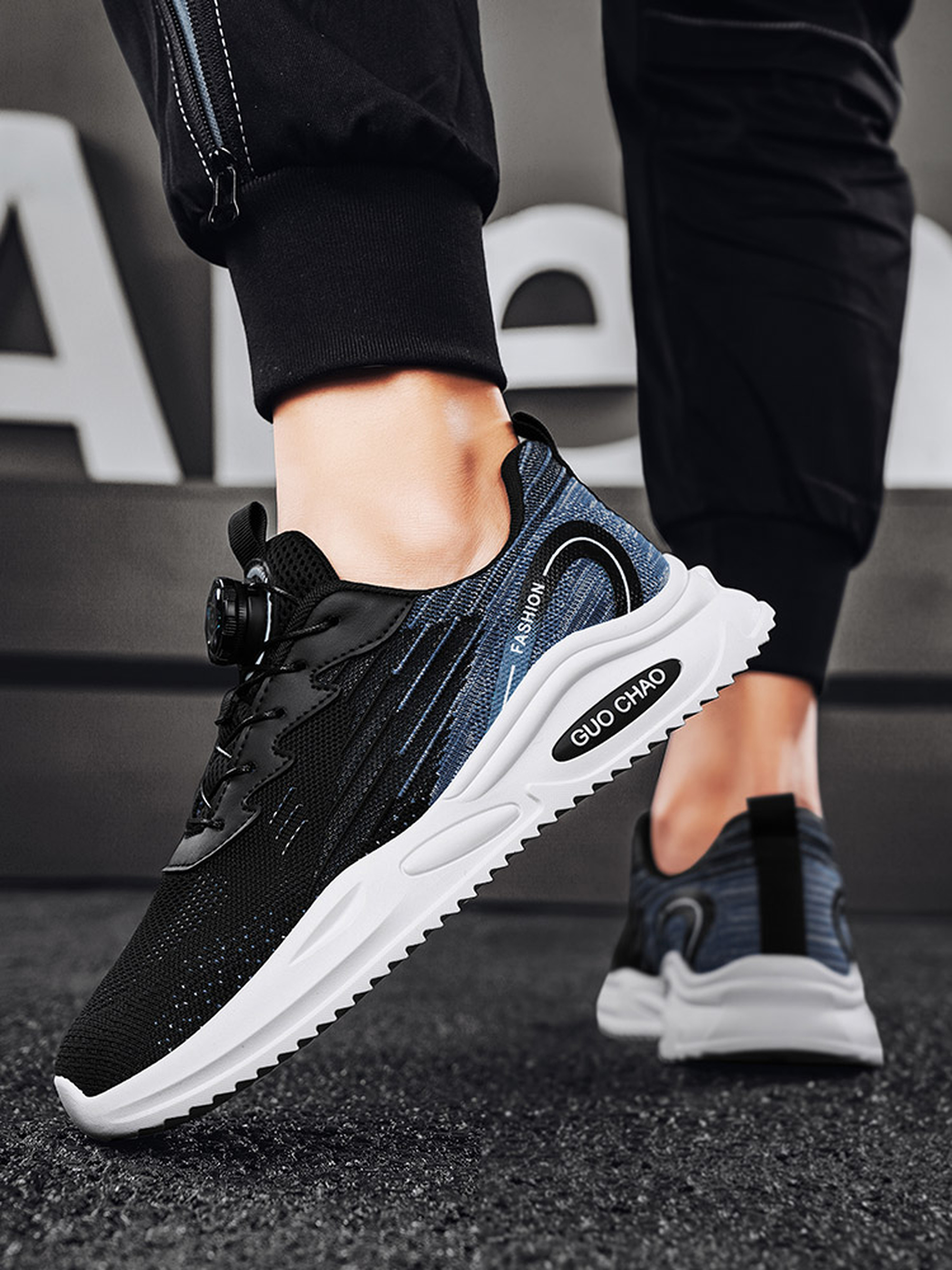 Men Flyknit Lace-Up Sports Sneakers