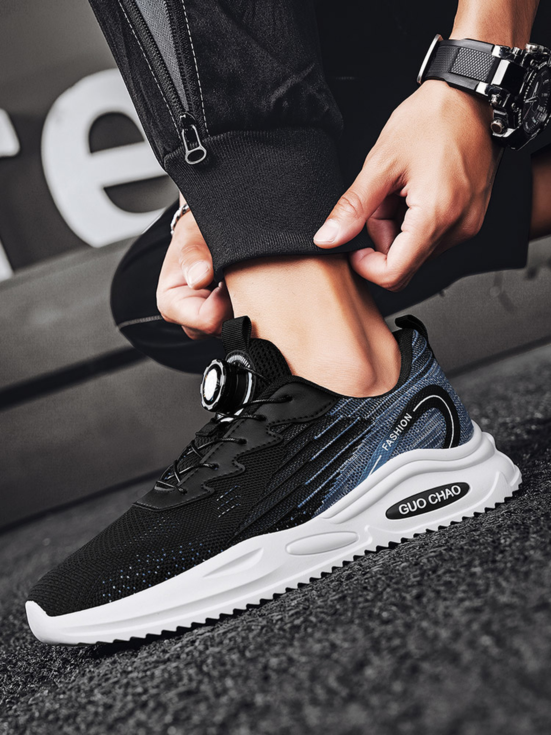 Men Flyknit Lace-Up Sports Sneakers