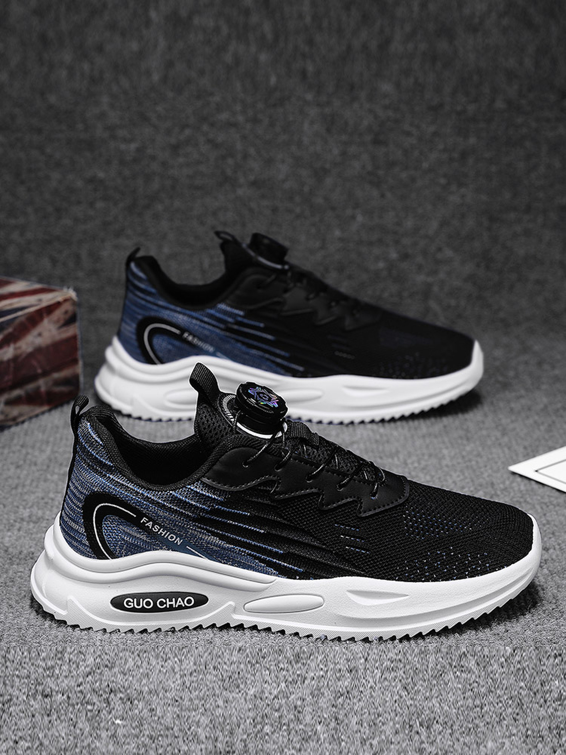 Men Flyknit Lace-Up Sports Sneakers