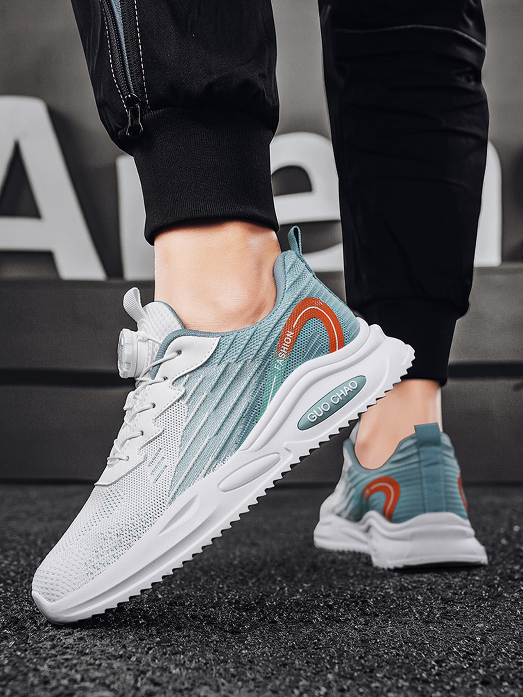 Men Flyknit Lace-Up Sports Sneakers