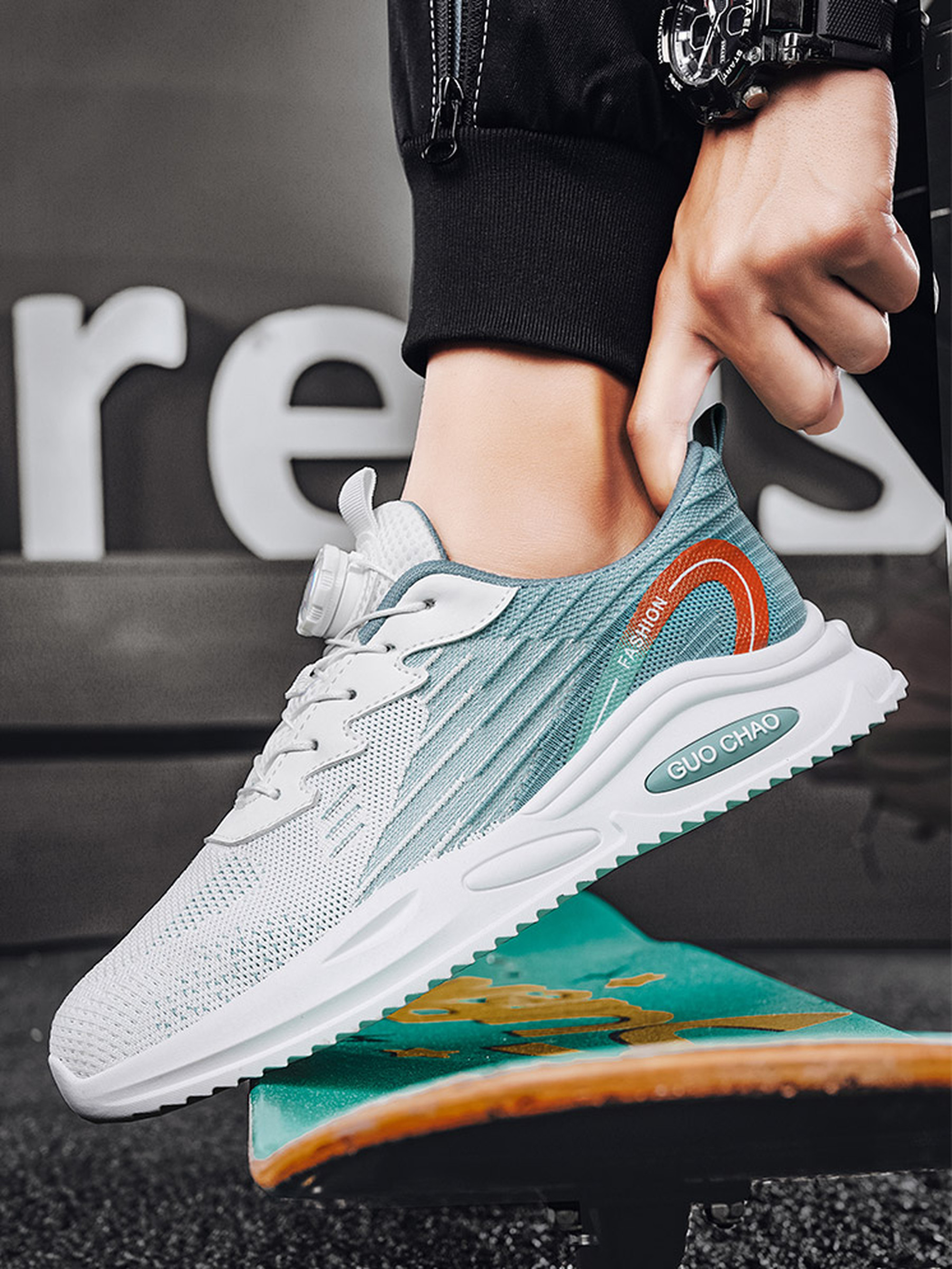 Men Flyknit Lace-Up Sports Sneakers