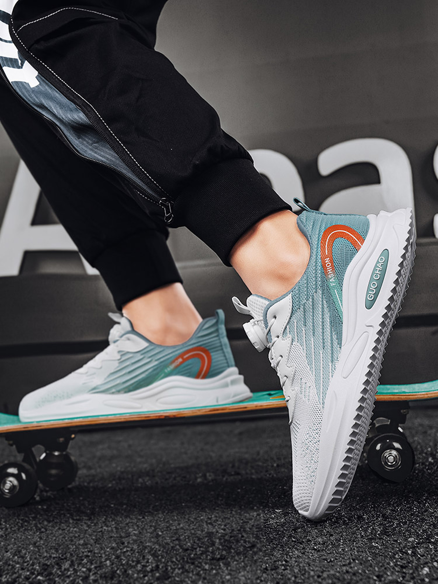 Men Flyknit Lace-Up Sports Sneakers