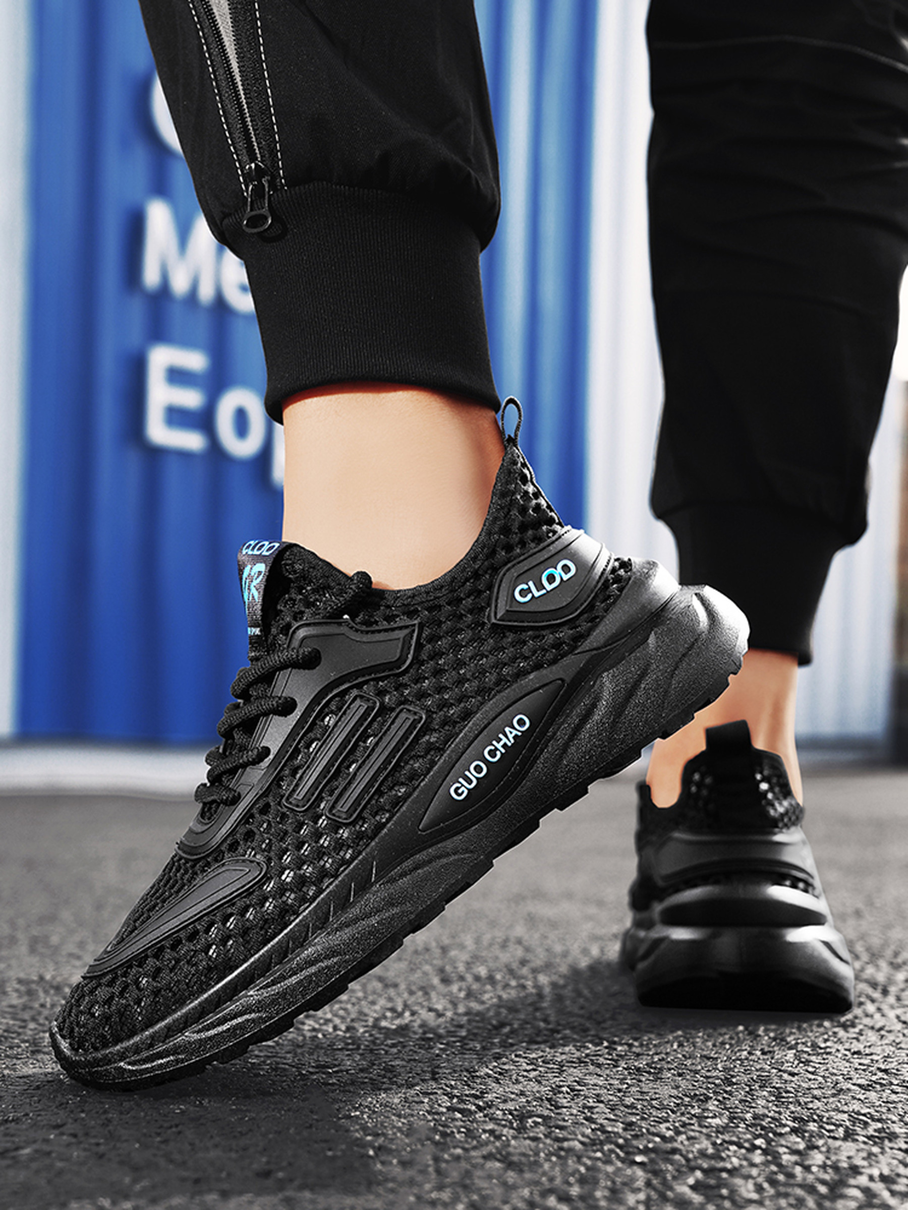 Men Breathable Mesh Flyknit Sneakers
