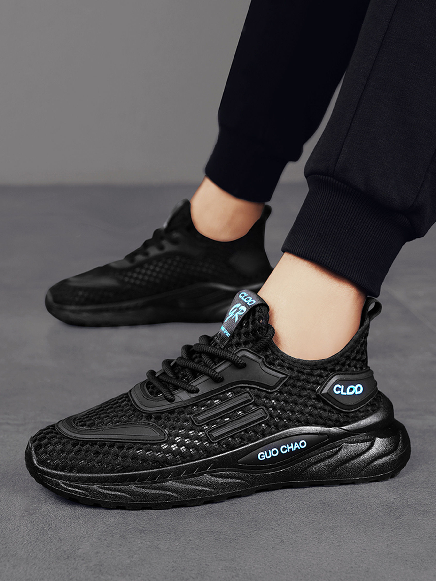 Men Breathable Mesh Flyknit Sneakers