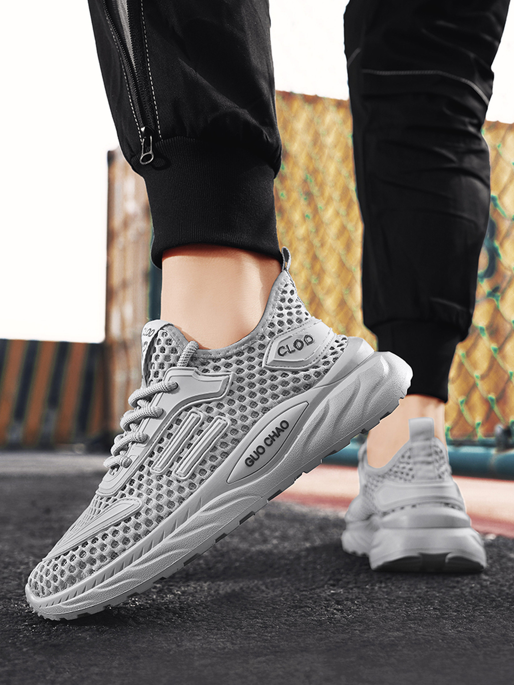 Men Breathable Mesh Flyknit Sneakers