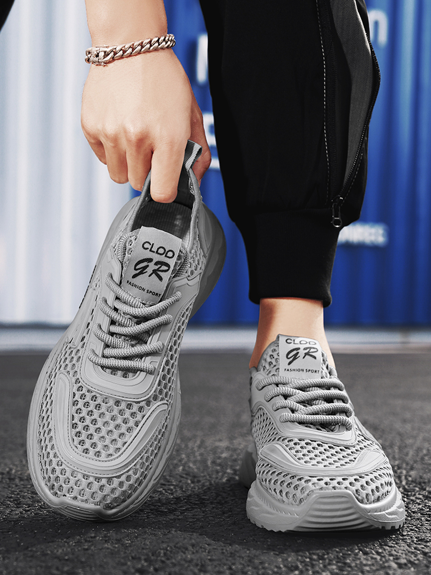 Men Breathable Mesh Flyknit Sneakers