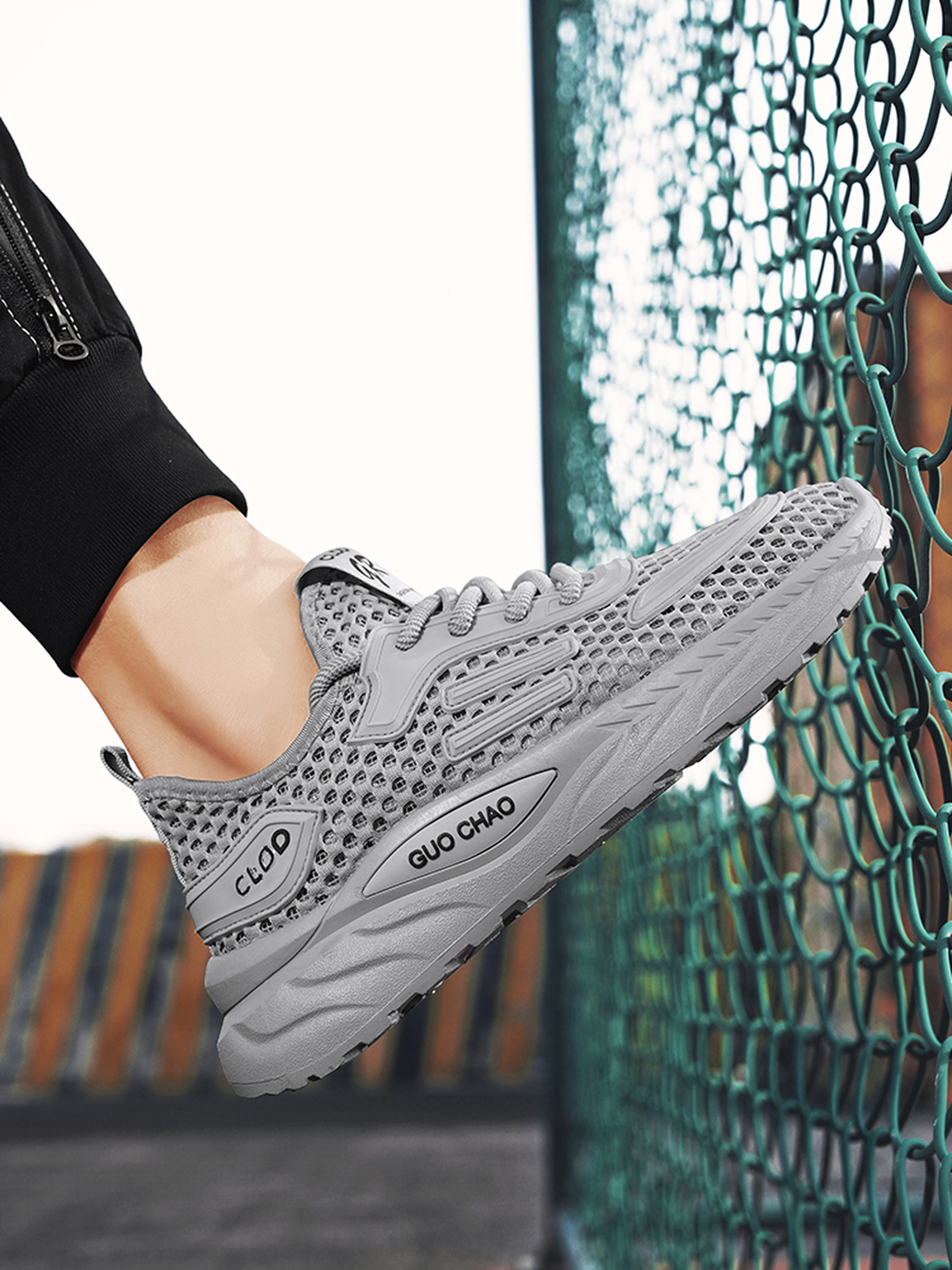 Men Breathable Mesh Flyknit Sneakers
