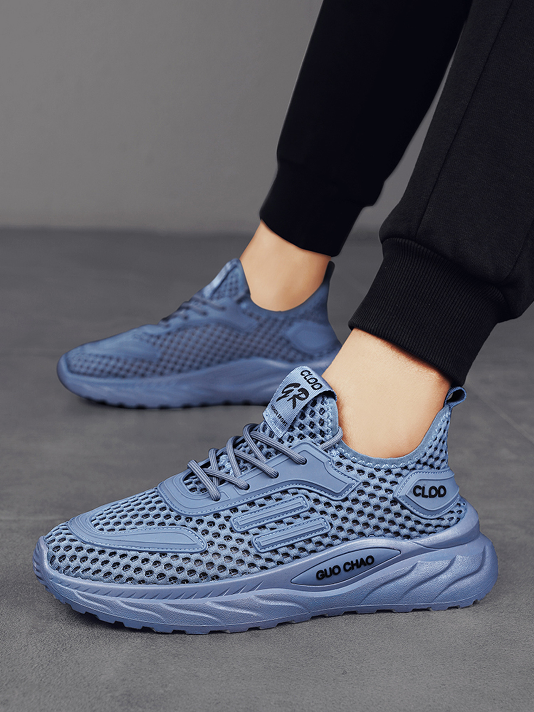 Men Breathable Mesh Flyknit Sneakers