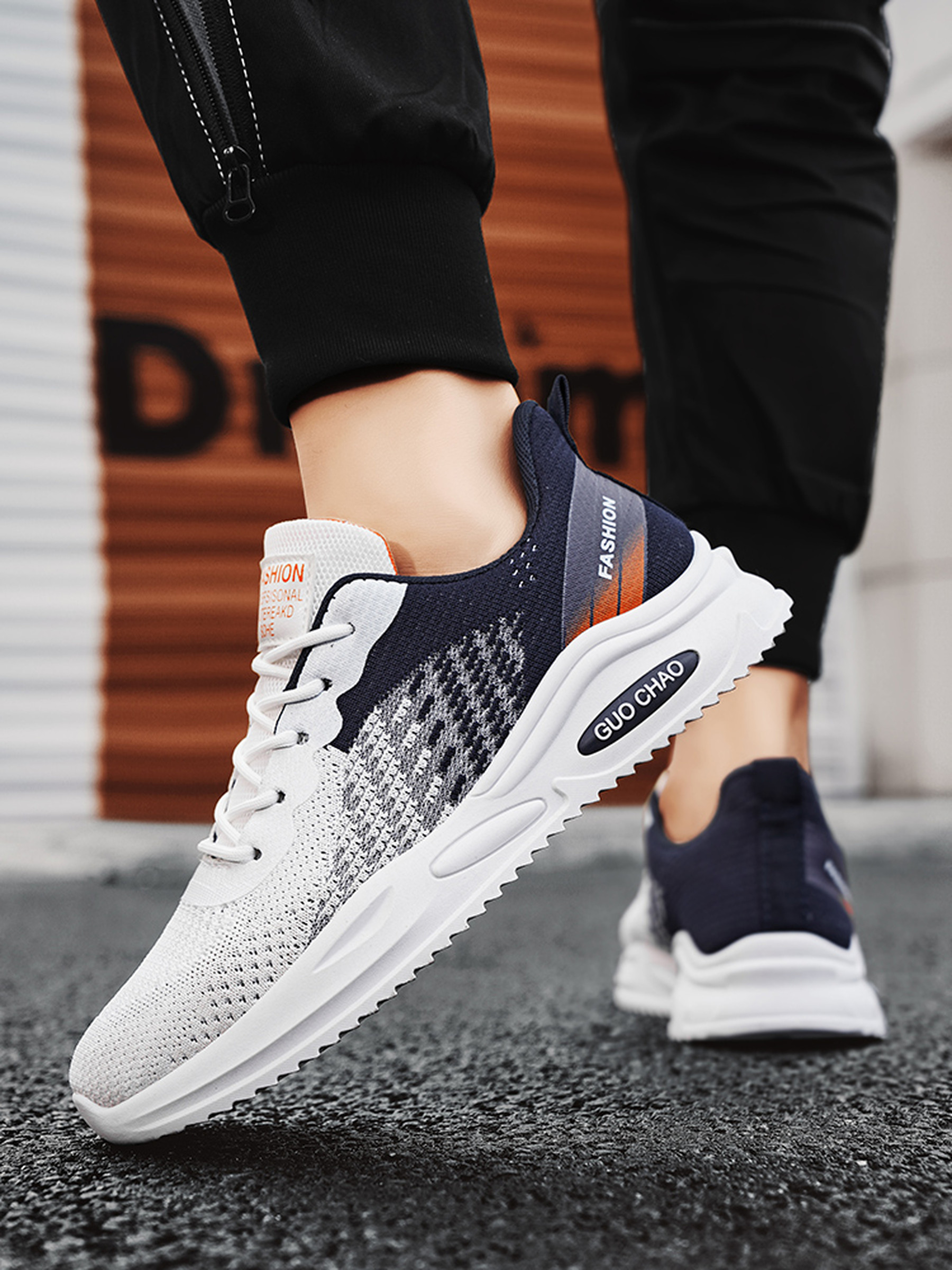Men Flyknit Lace-Up Sports Sneakers