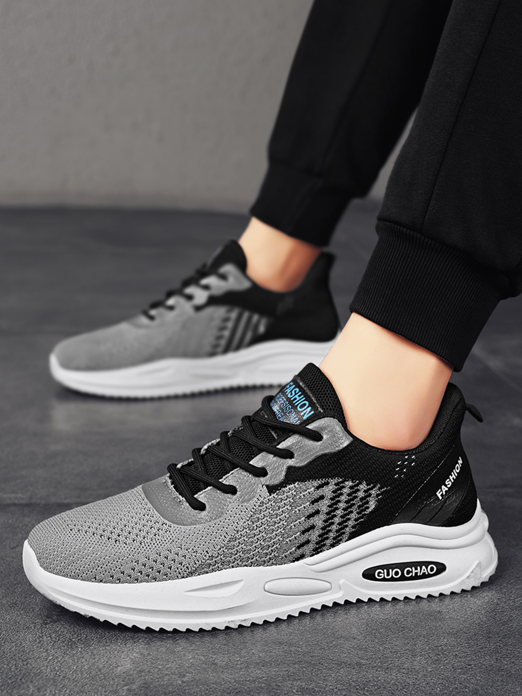 Men Flyknit Lace-Up Sports Sneakers