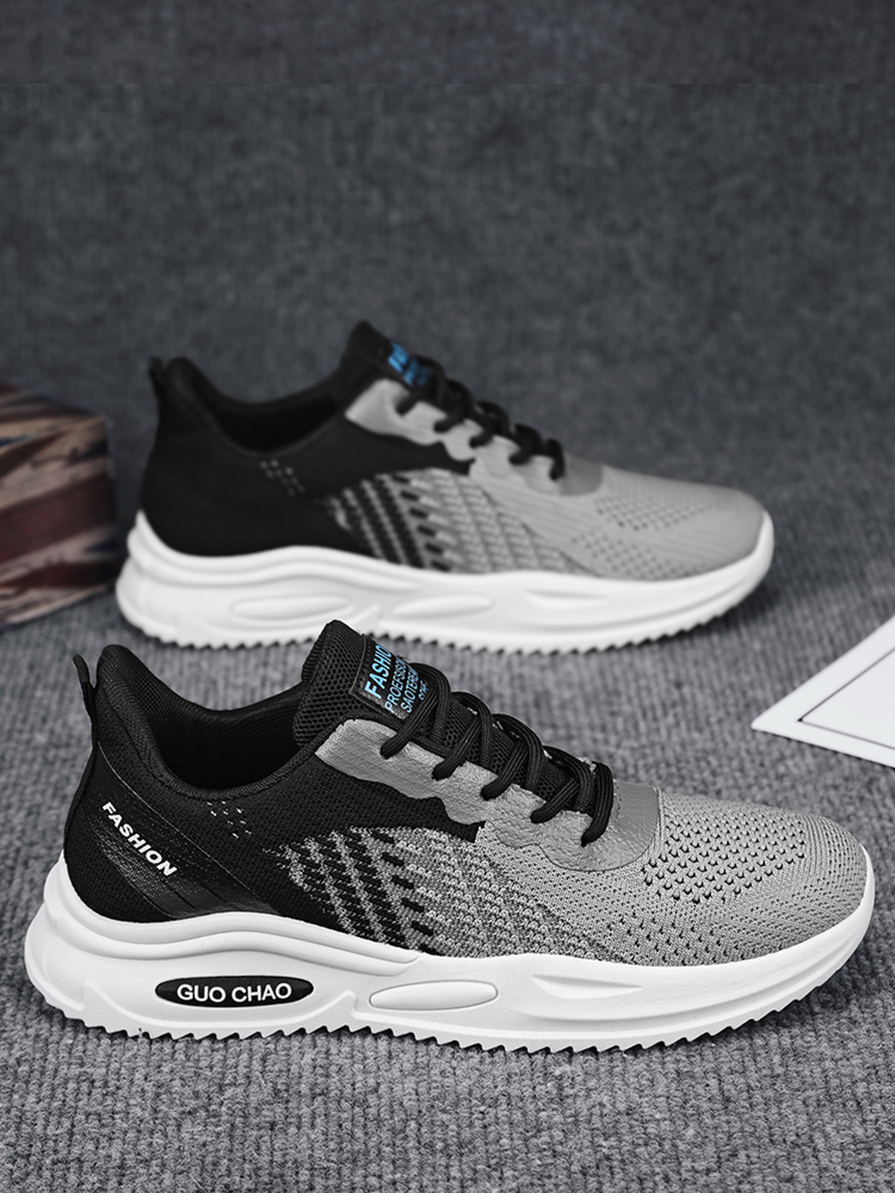 Men Flyknit Lace-Up Sports Sneakers