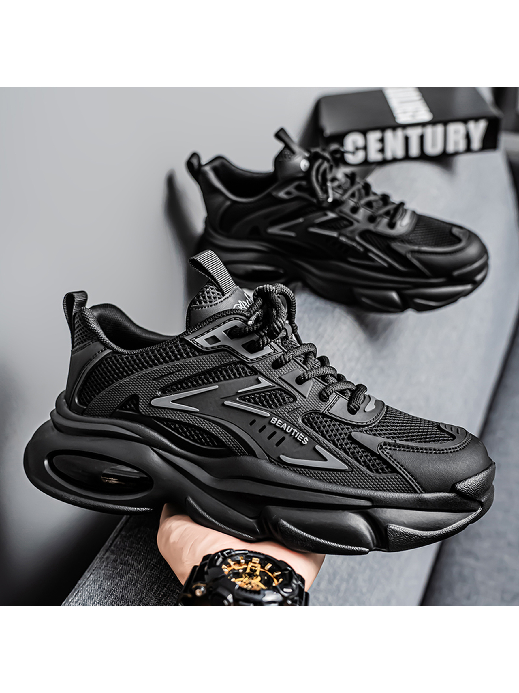 Men Breathable Lace-Up Sports Sneakers