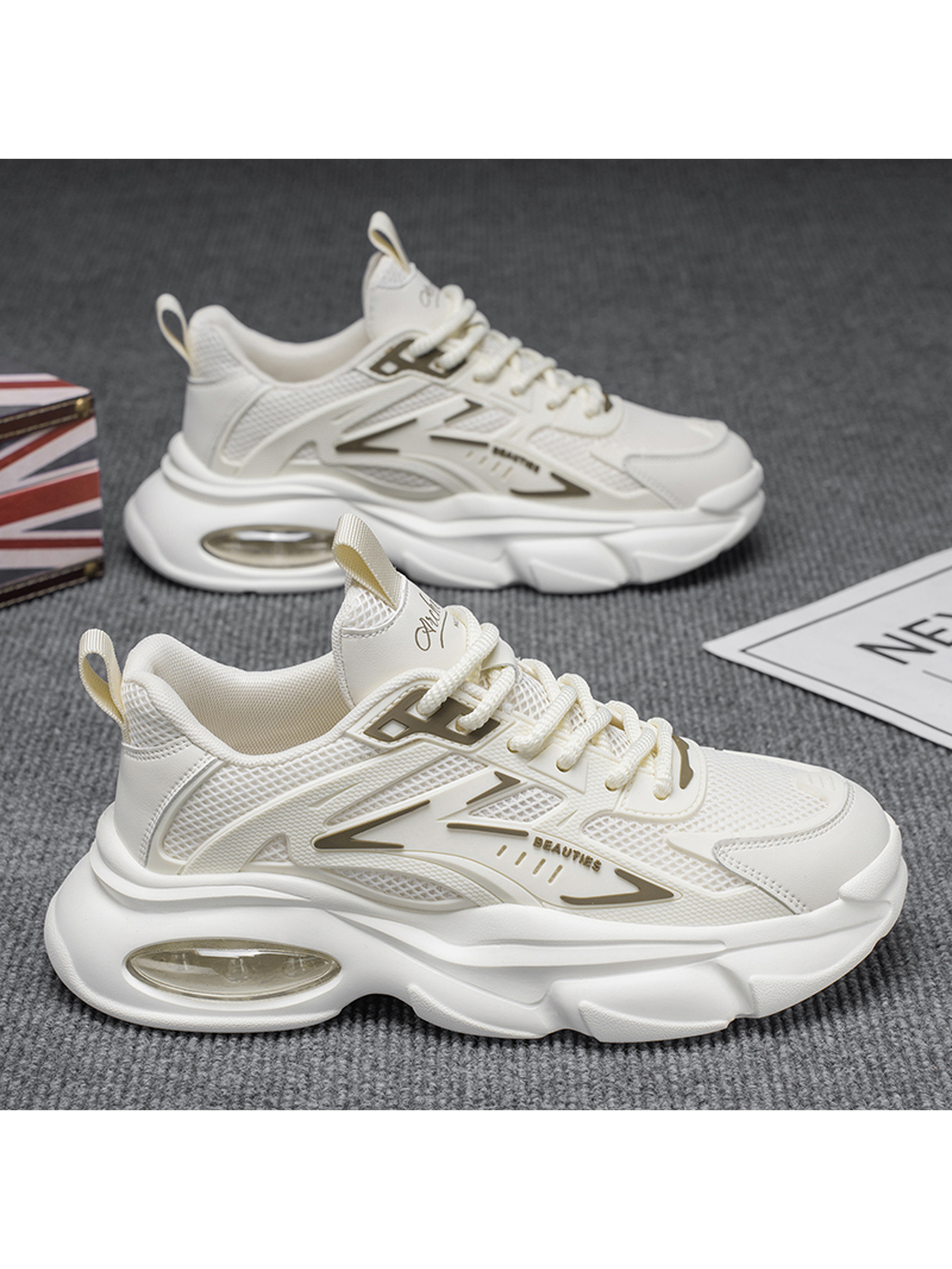 Men Breathable Lace-Up Sports Sneakers