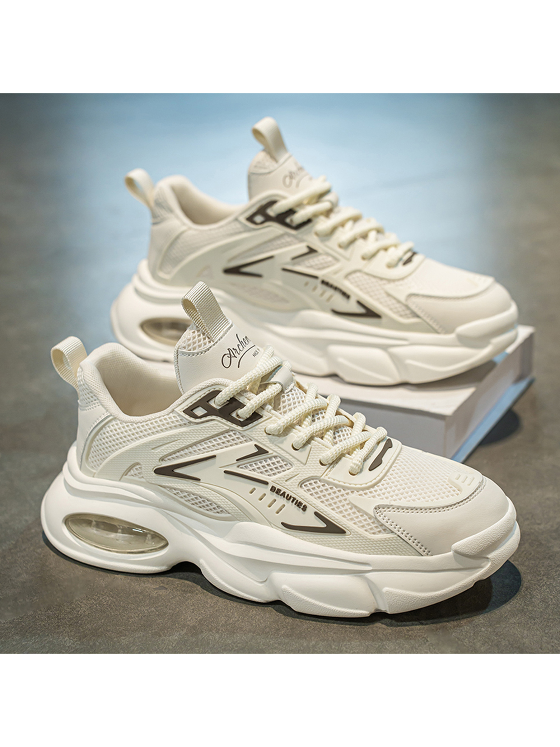 Men Breathable Lace-Up Sports Sneakers