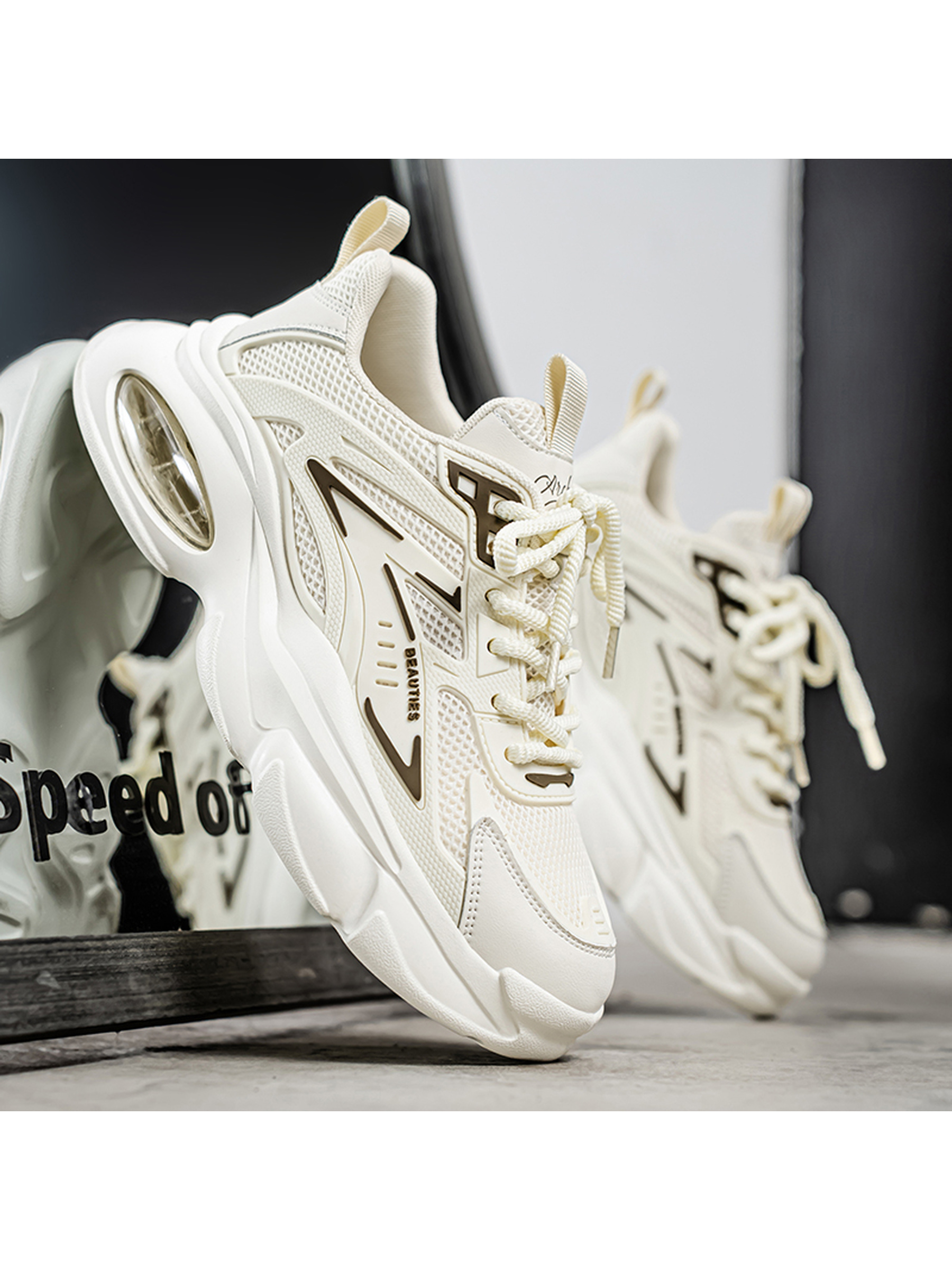 Men Breathable Lace-Up Sports Sneakers