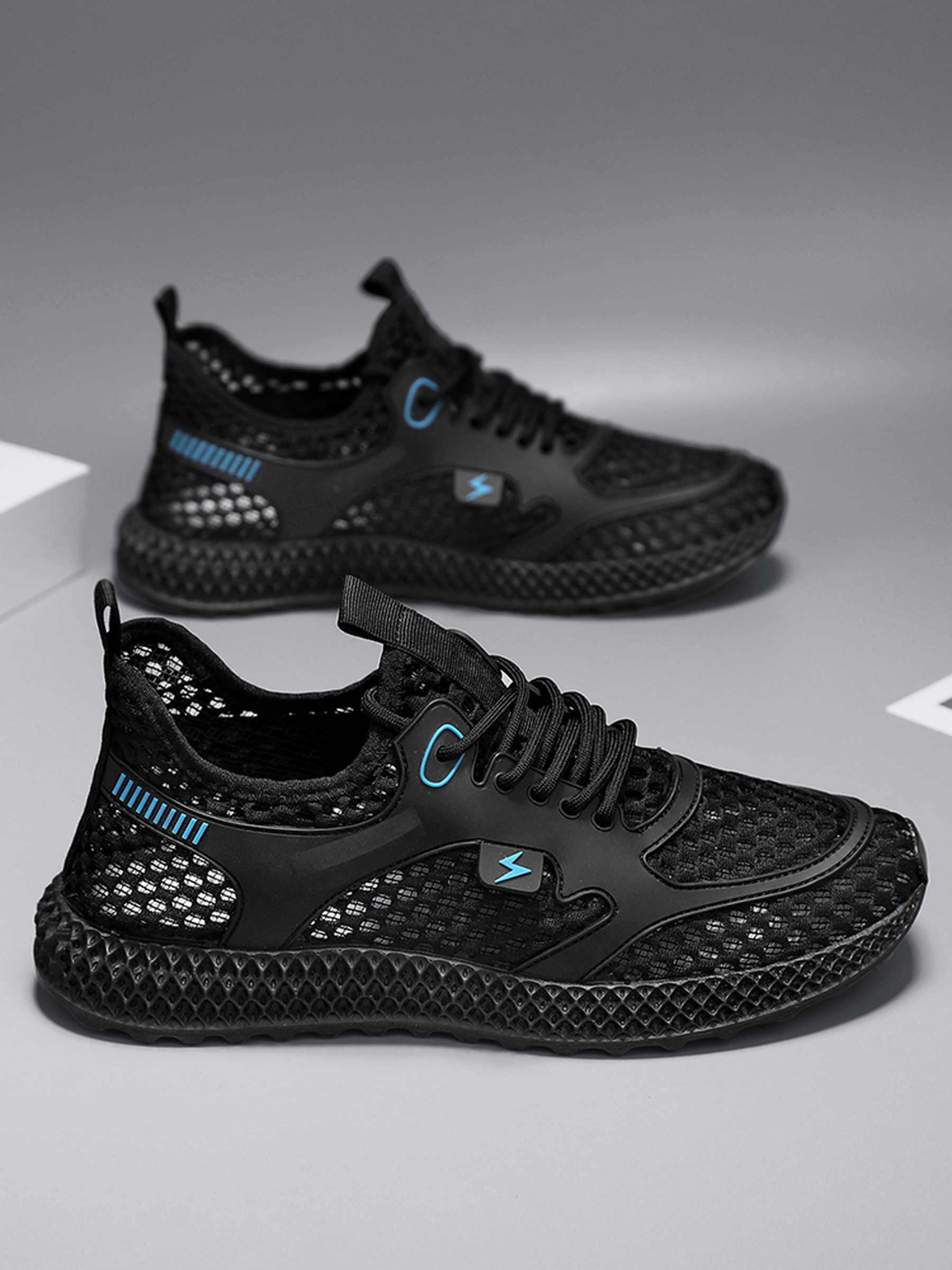 Men Breathable Mesh Flyknit Sneakers