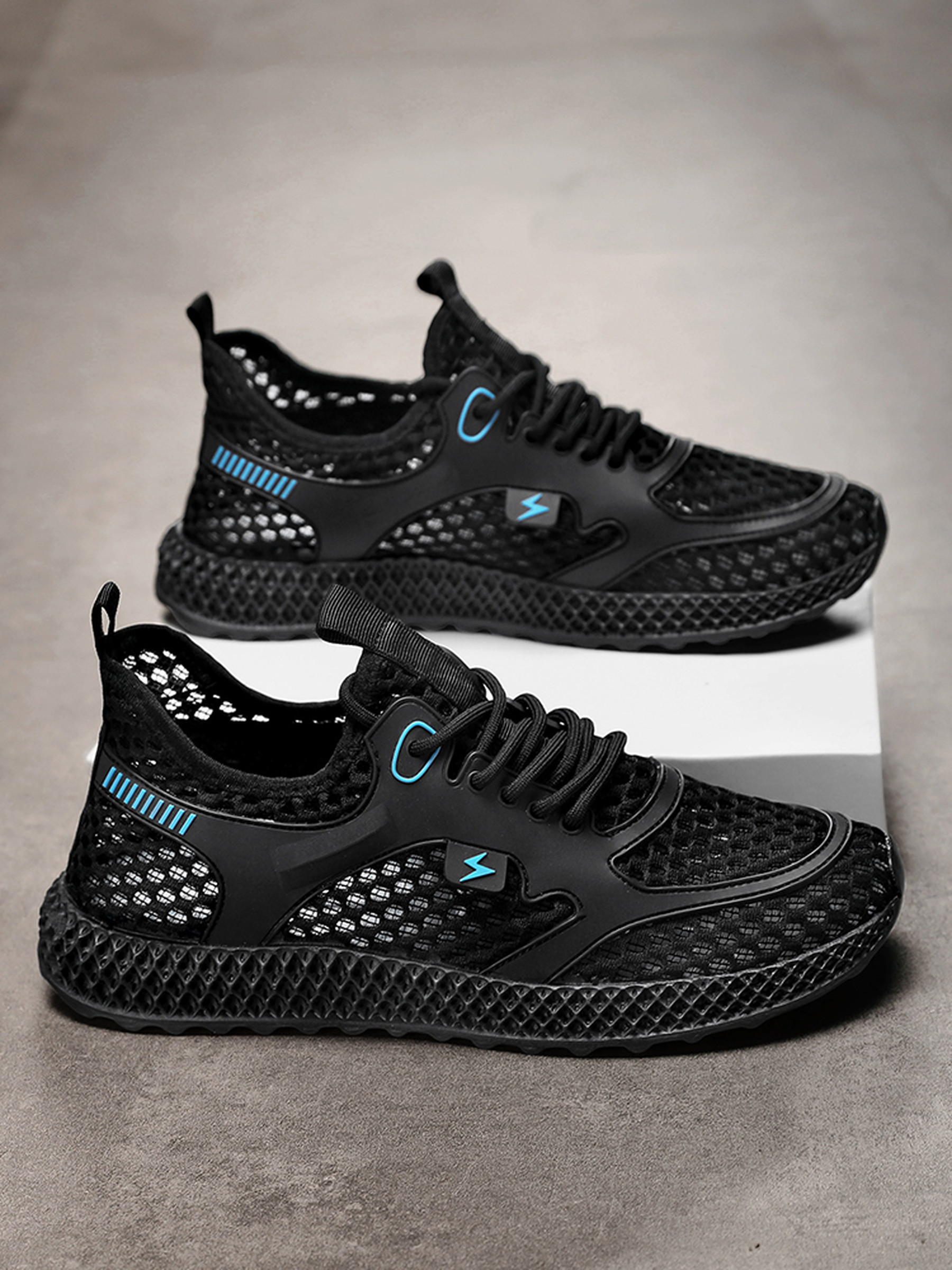Men Breathable Mesh Flyknit Sneakers