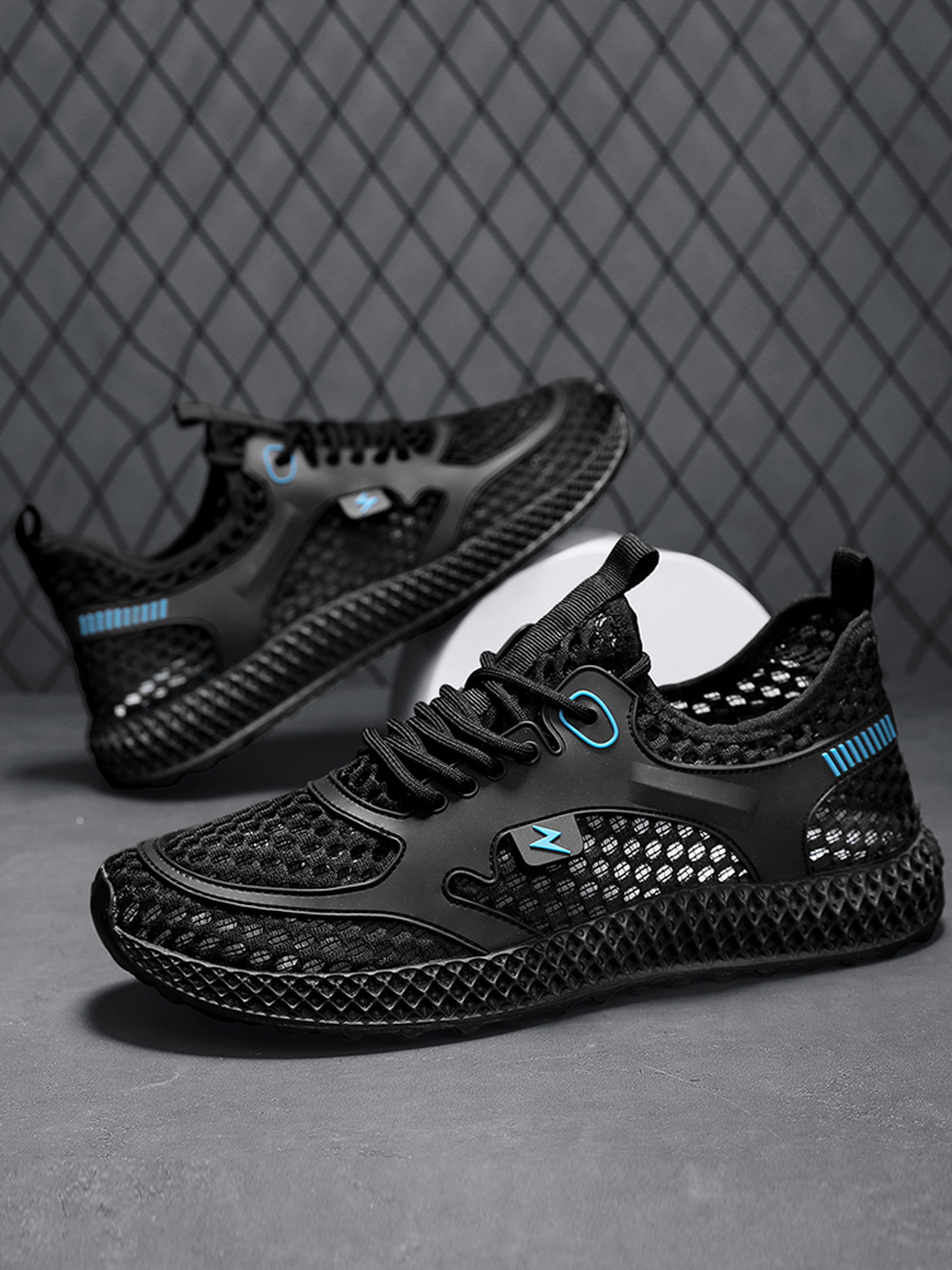 Men Breathable Mesh Flyknit Sneakers