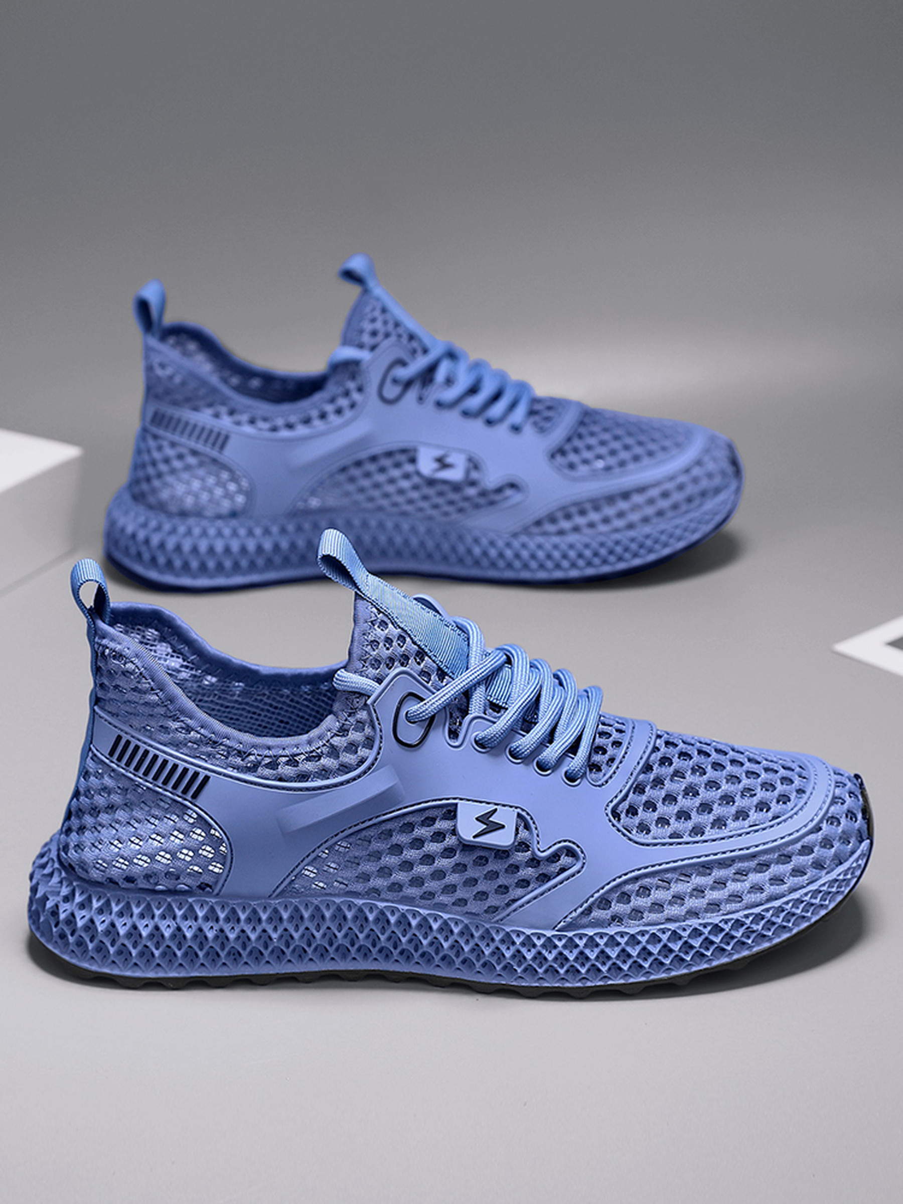 Men Breathable Mesh Flyknit Sneakers