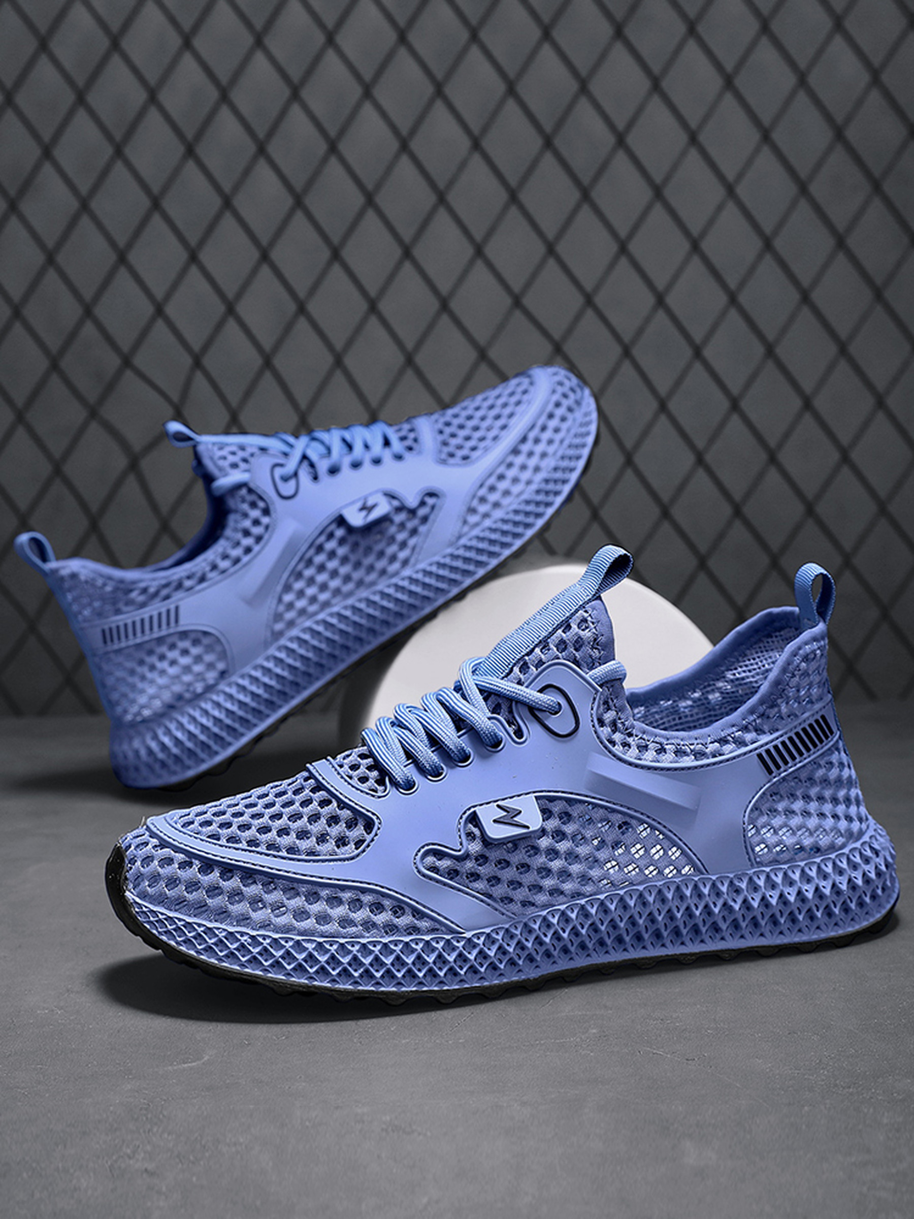Men Breathable Mesh Flyknit Sneakers