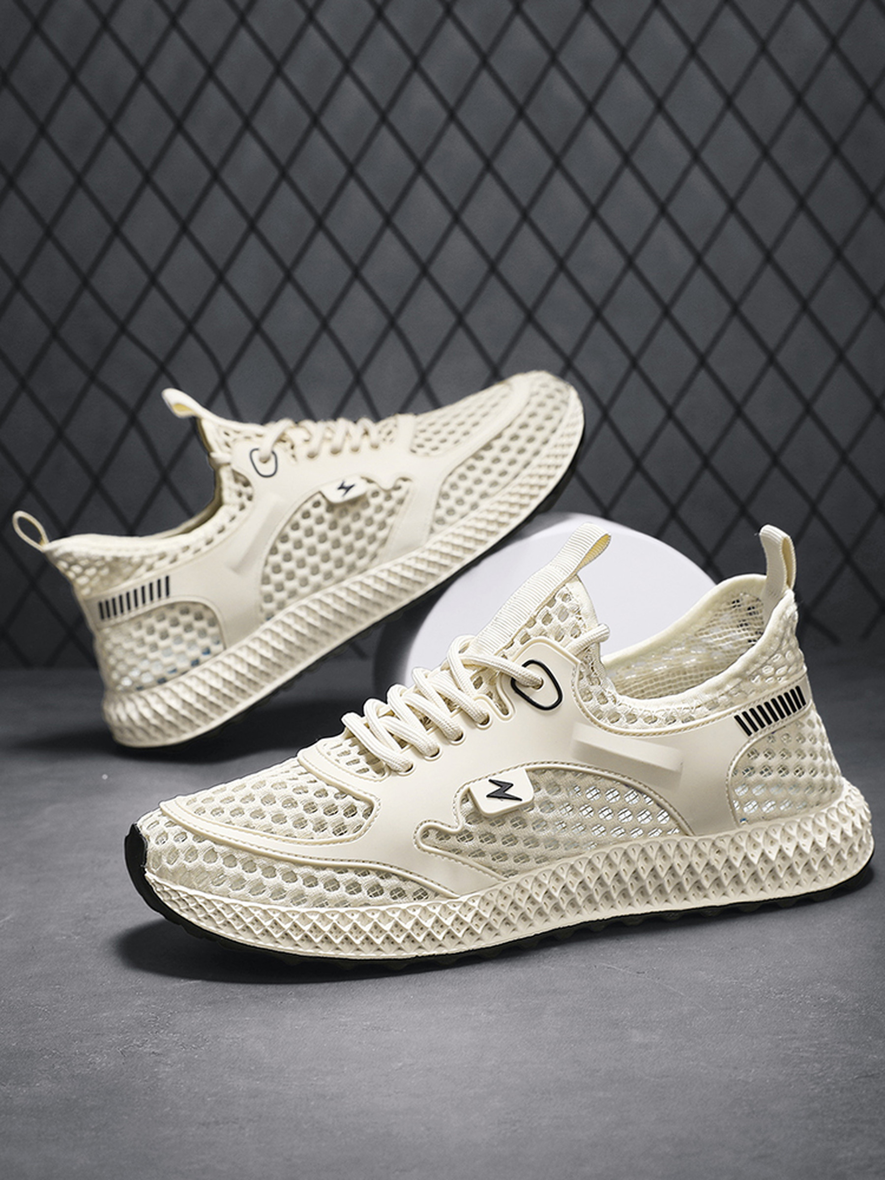 Men Breathable Mesh Flyknit Sneakers