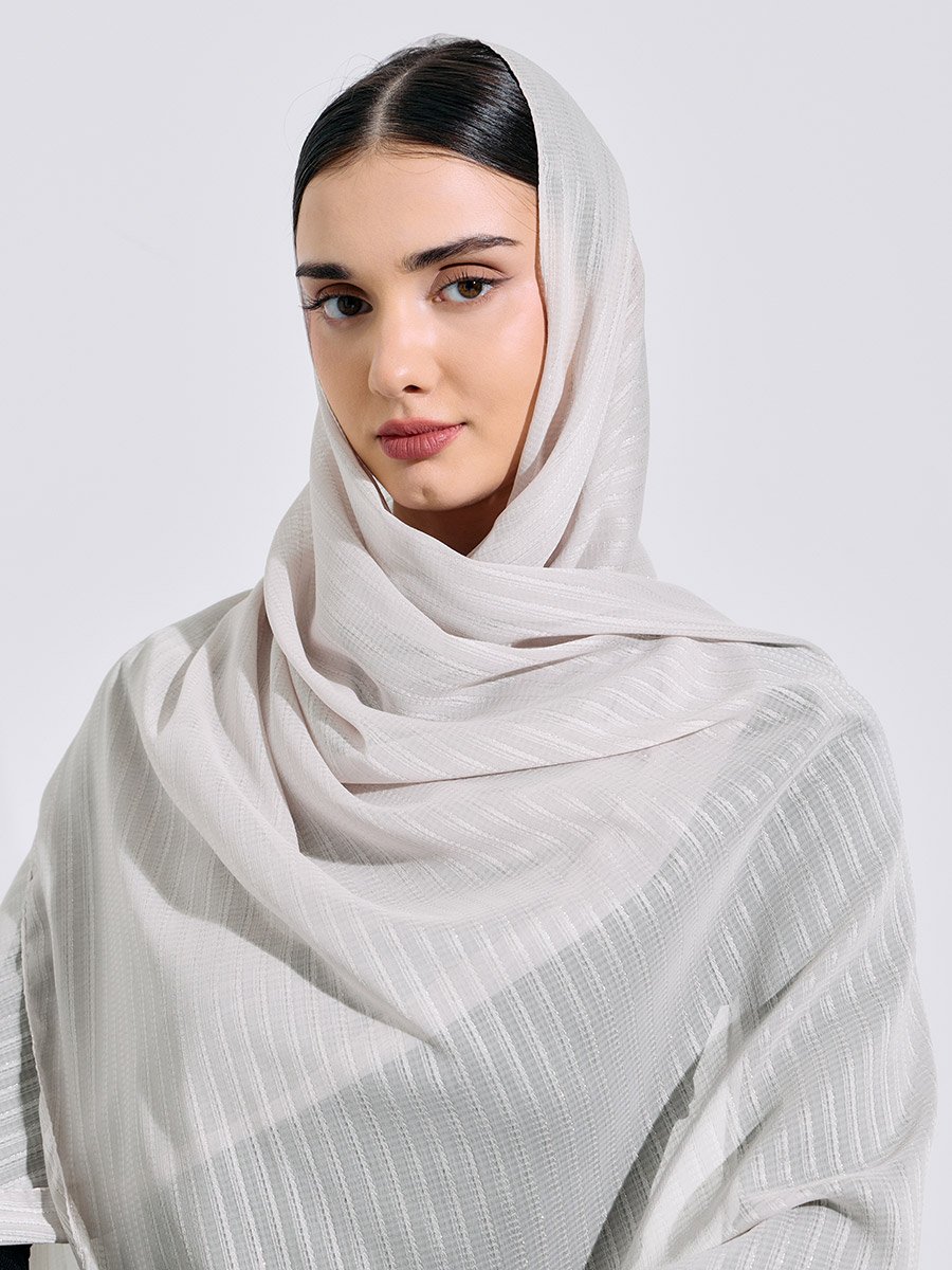 حجاب بتفاصيل بارزة الملمس 70*180 سم أبيض