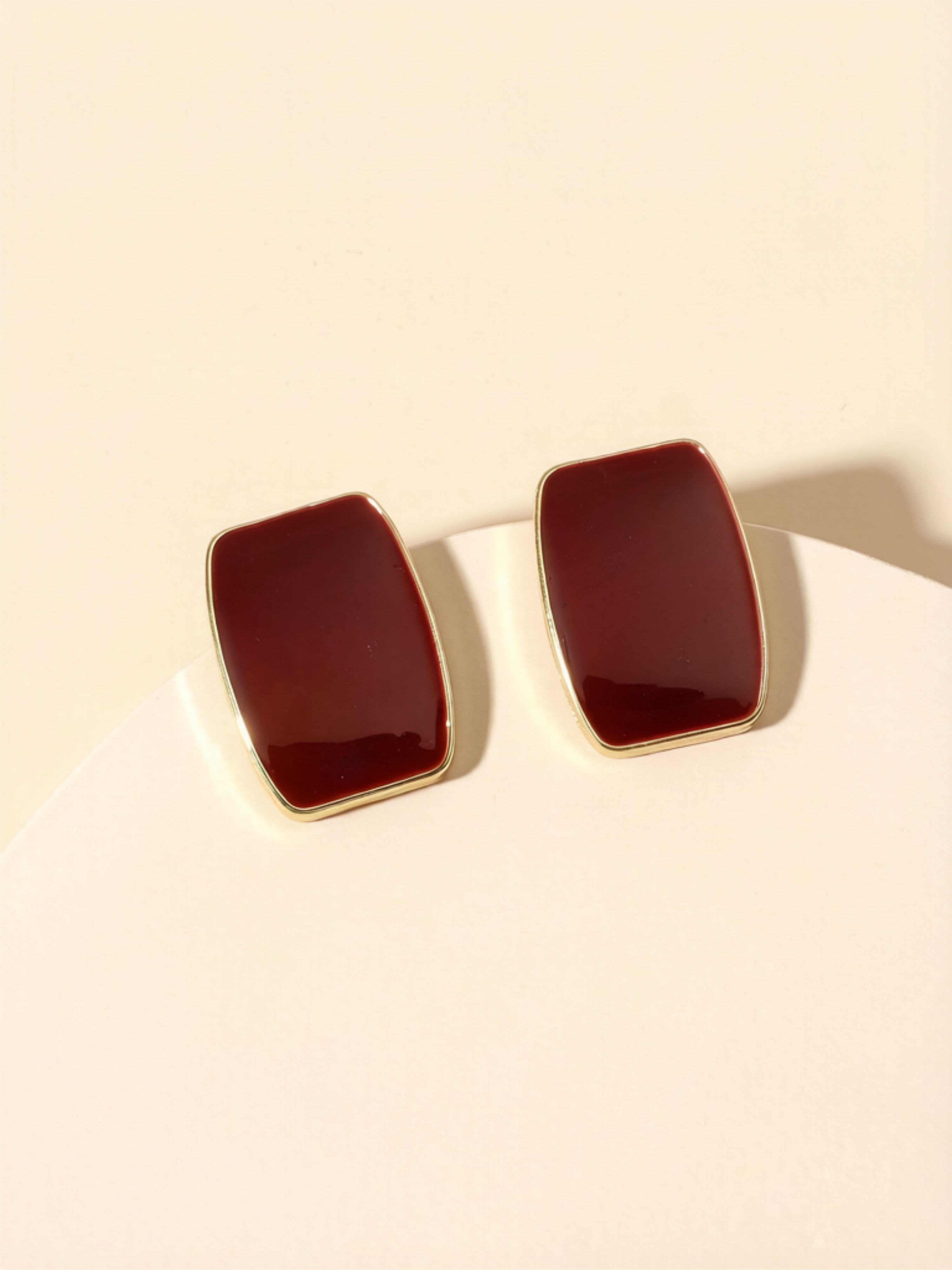 Elegant Brown Stud Earrings for Everyday Wear.