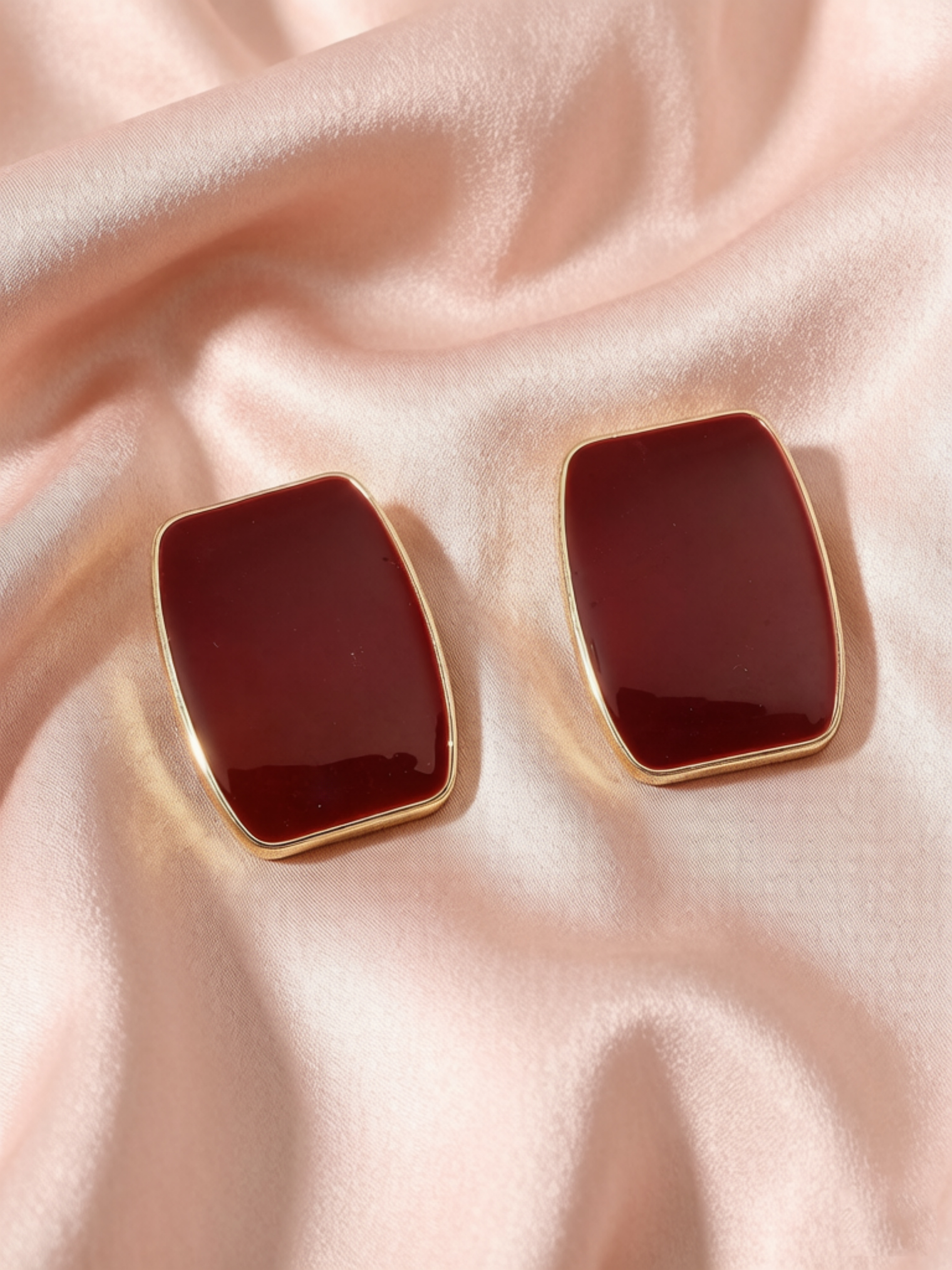 Elegant Brown Stud Earrings for Everyday Wear.
