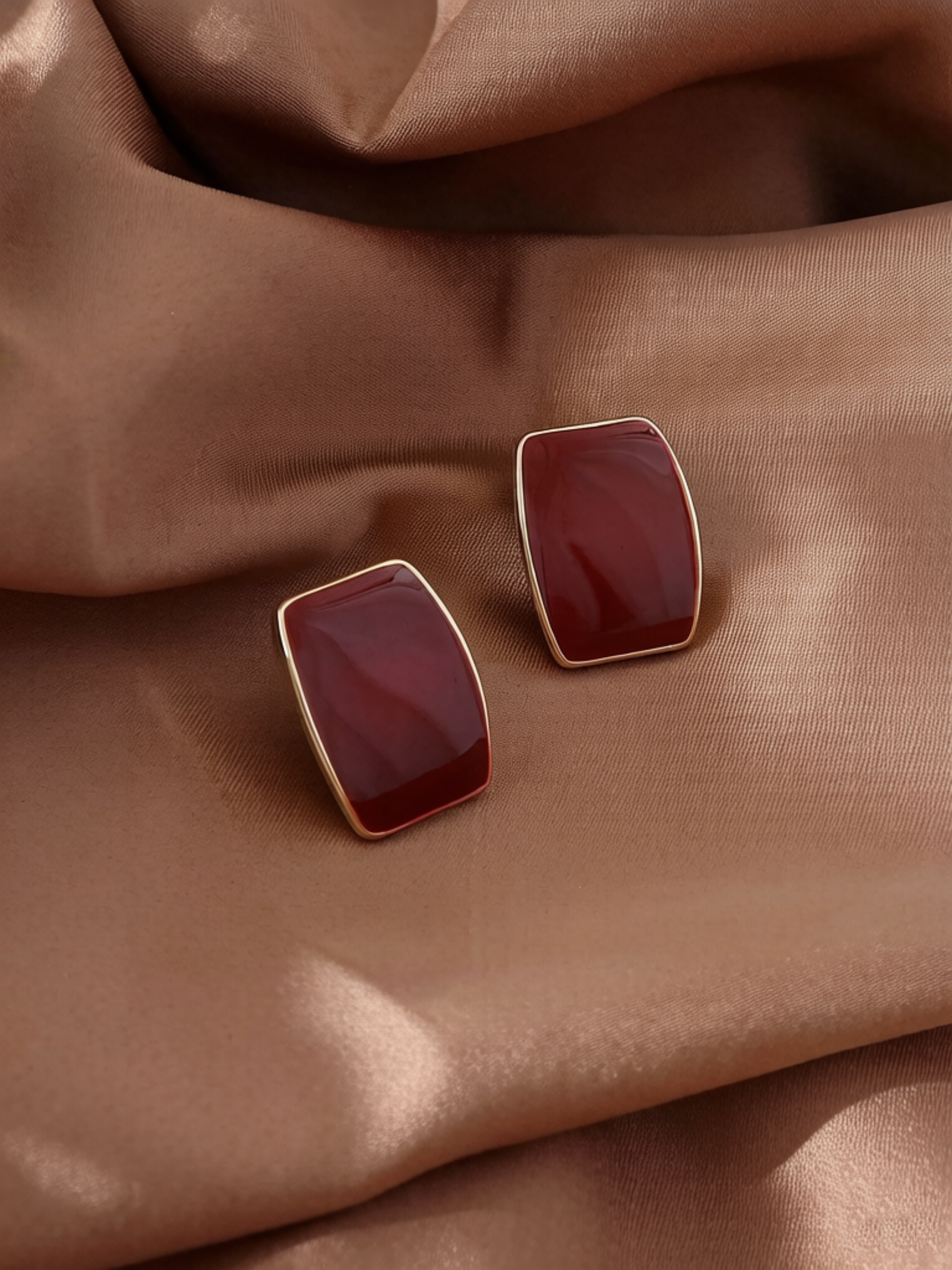 Elegant Brown Stud Earrings for Everyday Wear.