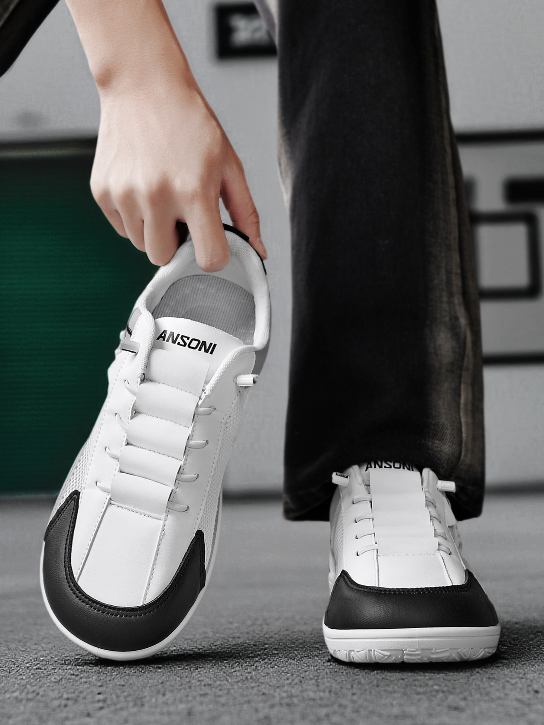Men Breathable Wide-Fit Casual Sneakers