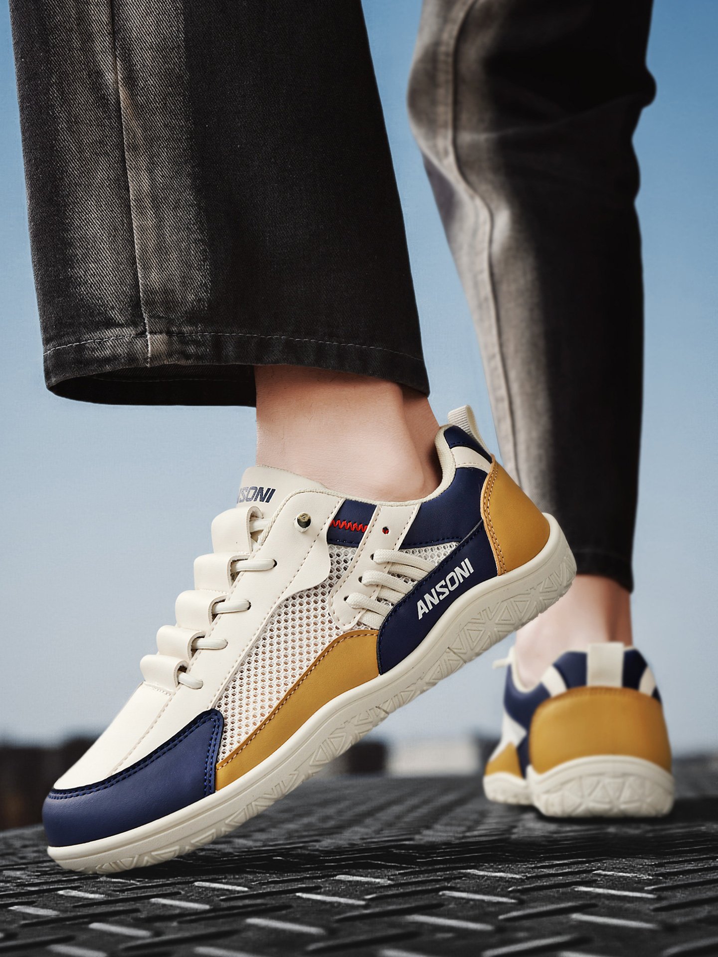 Men Breathable Wide-Fit Casual Sneakers