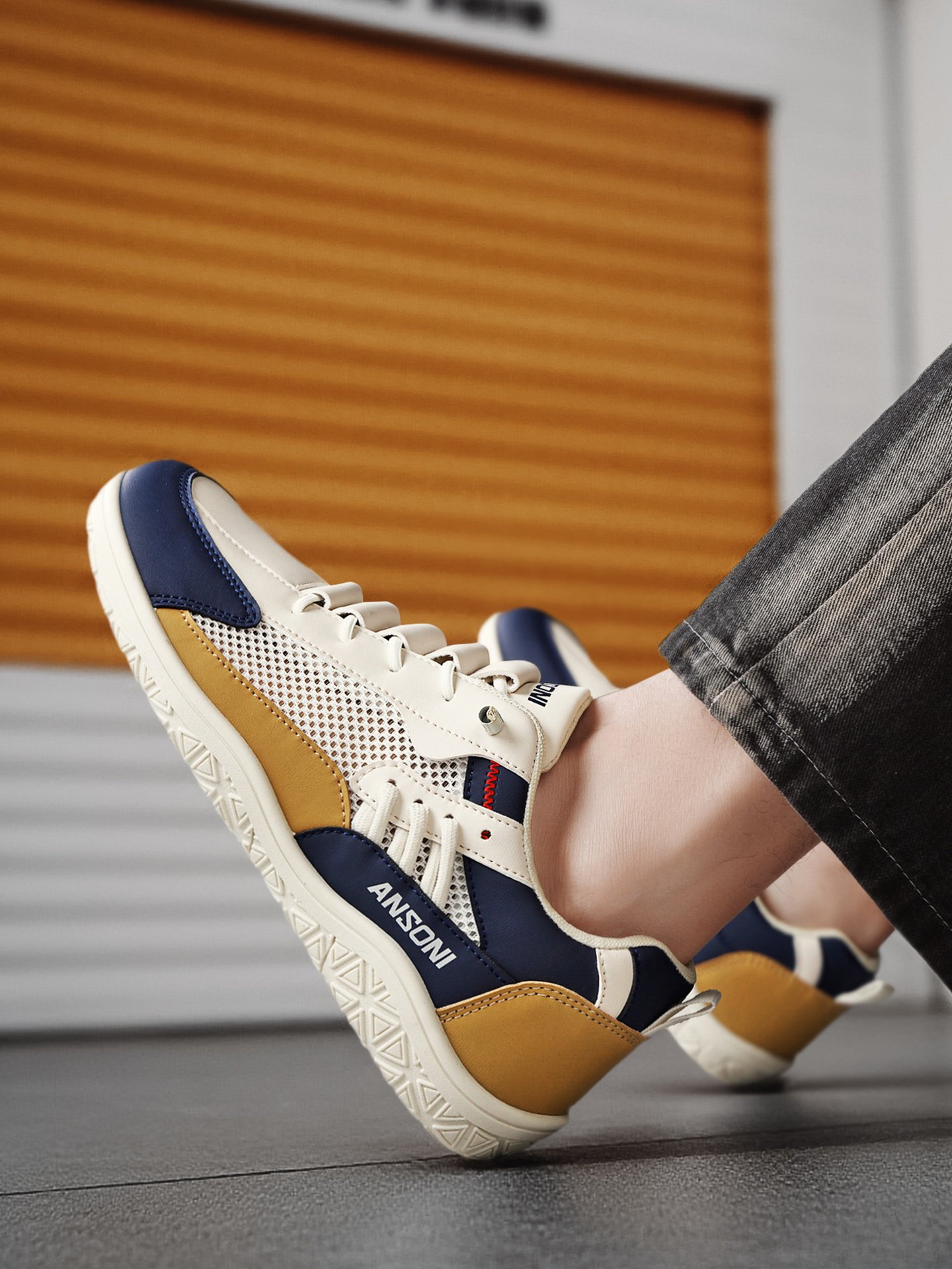 Men Breathable Wide-Fit Casual Sneakers