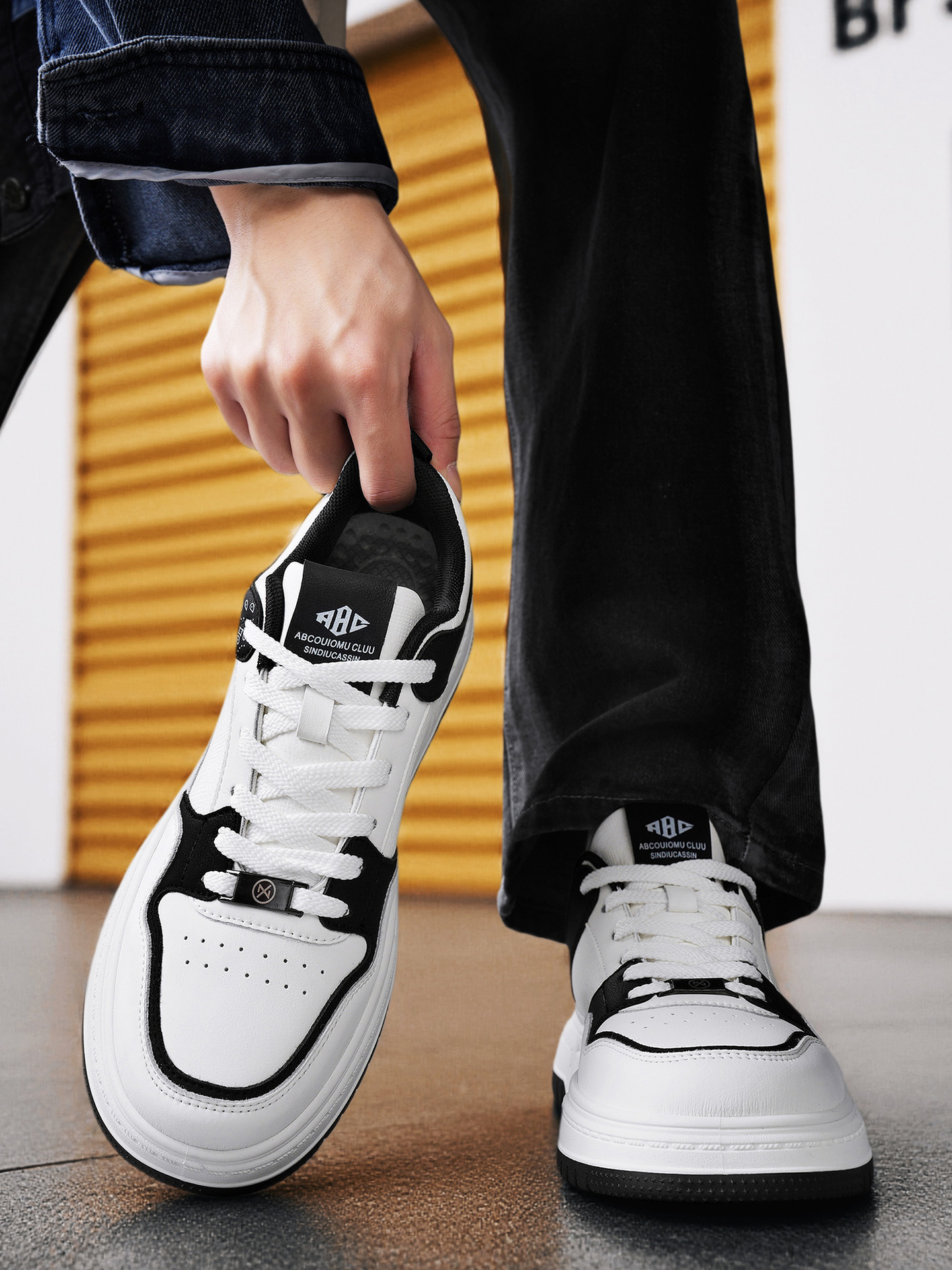 Men Colorblock Lace-Up Casual Sneakers