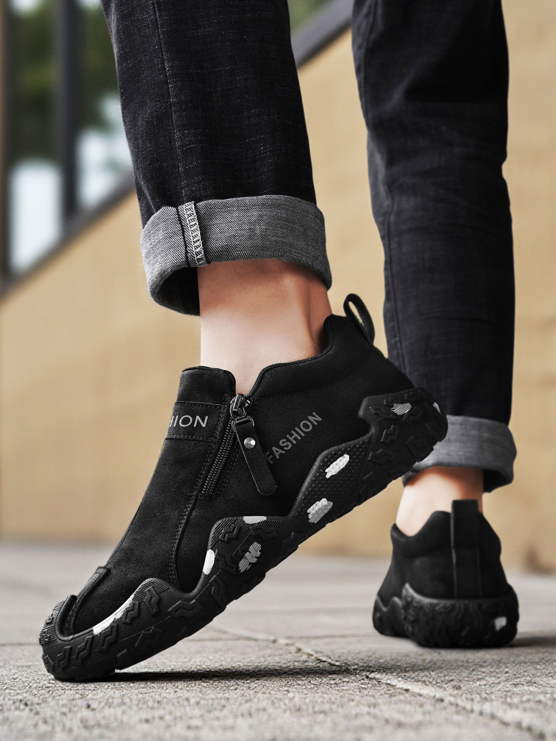 Men PU Lace-Up Casual Sneakers