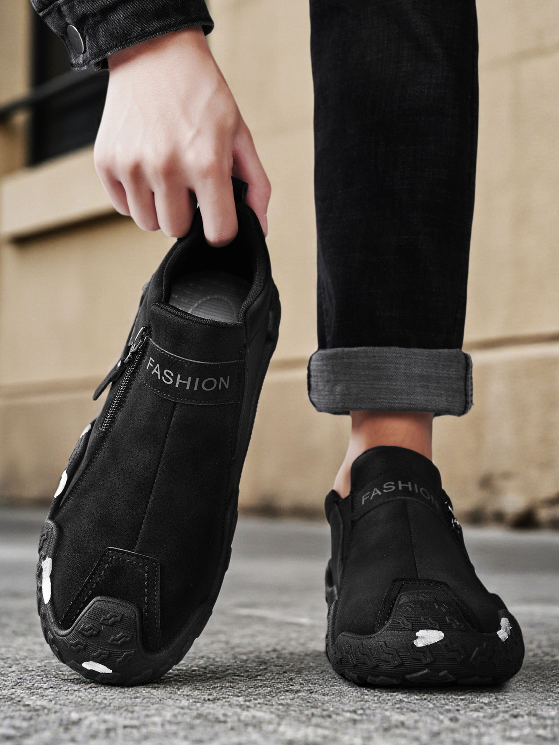 Men PU Lace-Up Casual Sneakers