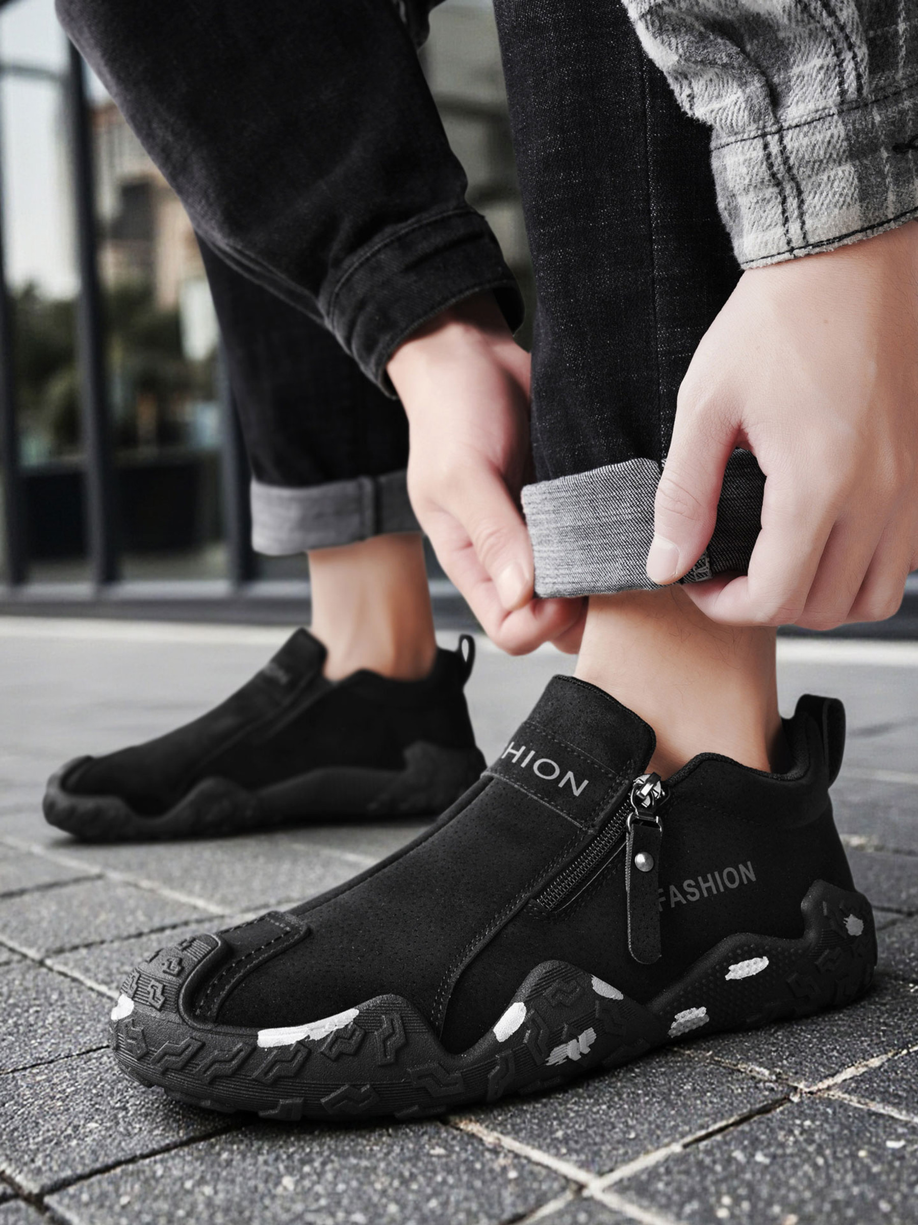 Men PU Lace-Up Casual Sneakers
