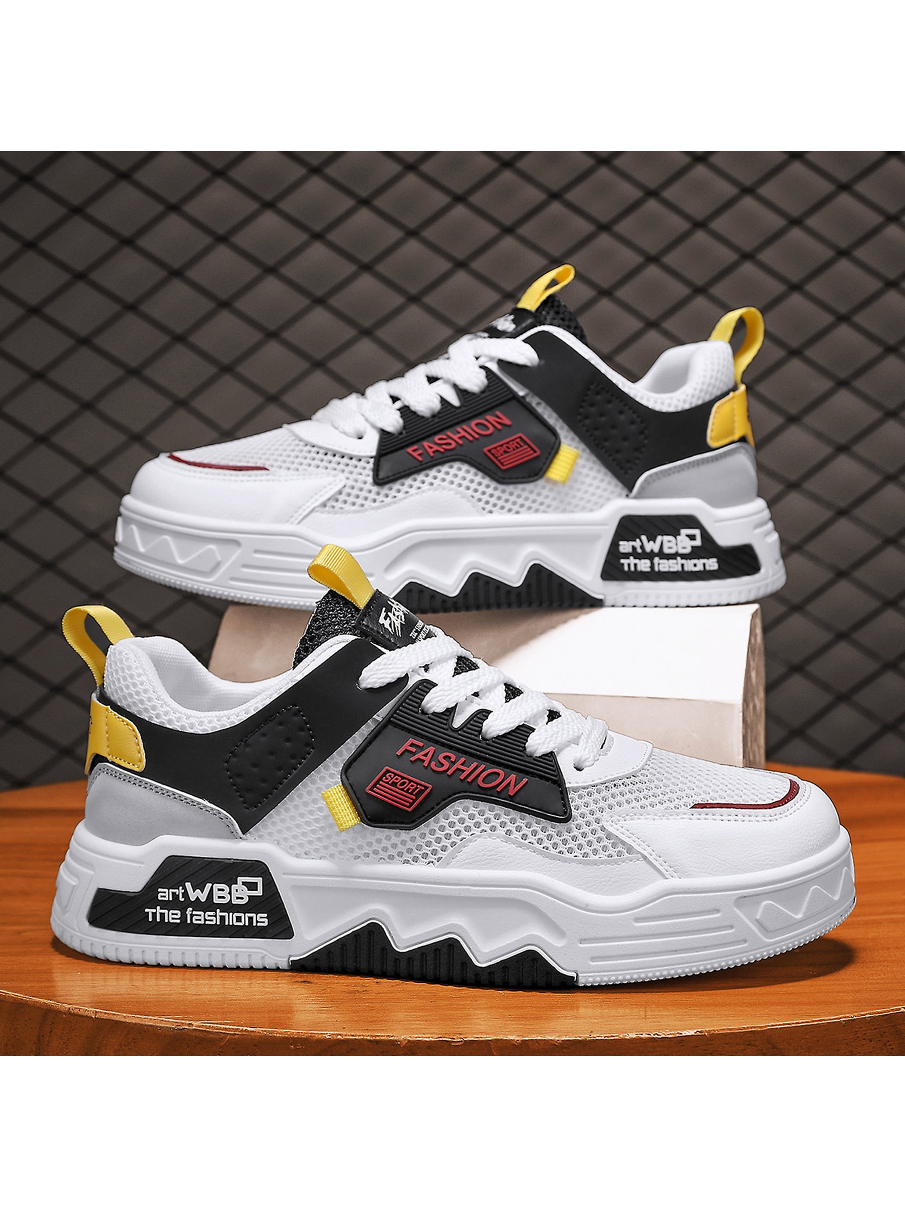 Men Breathable Low Top Casual Sneakers
