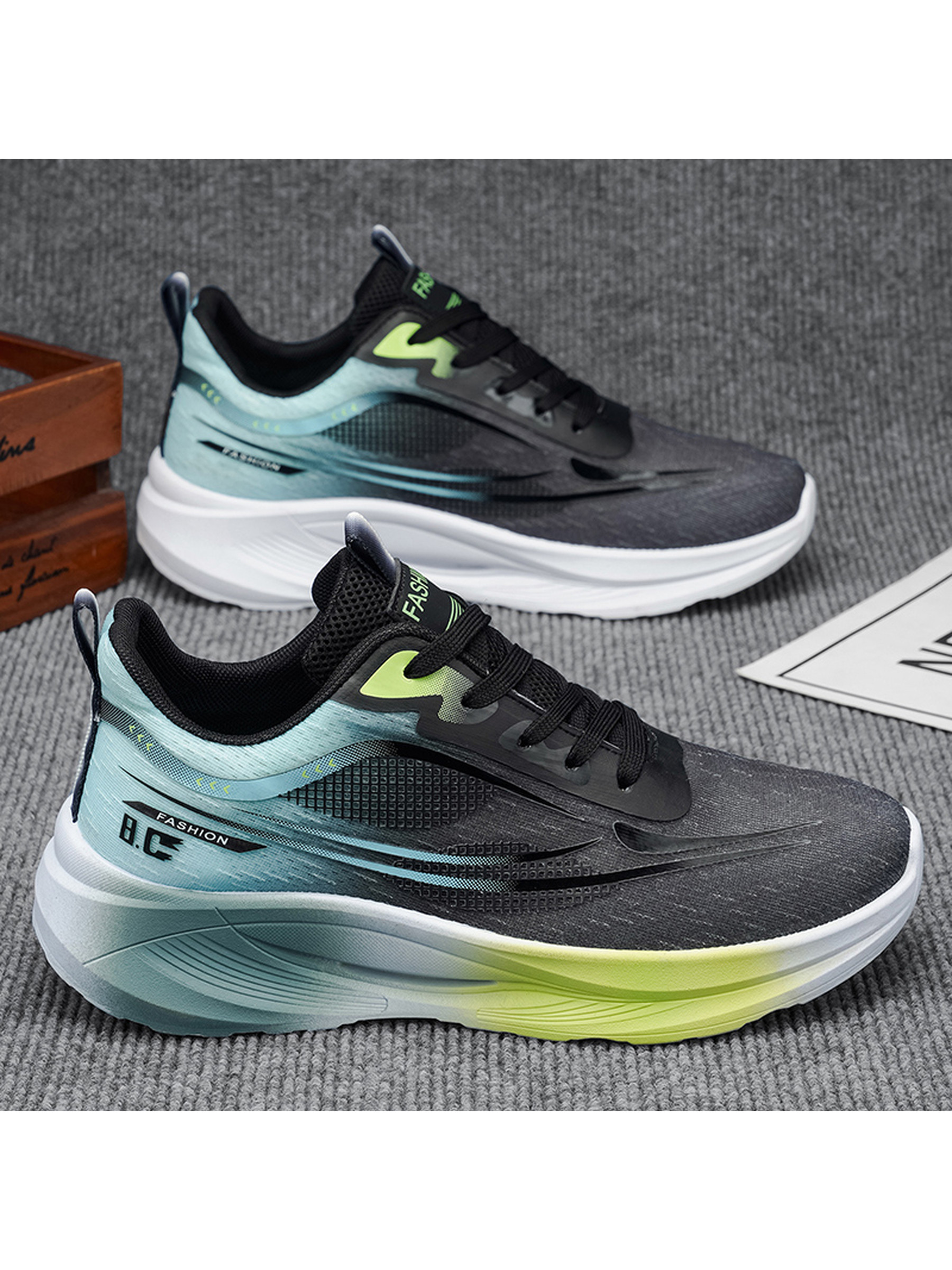 Men Breathable Lace-Up Sports Sneakers