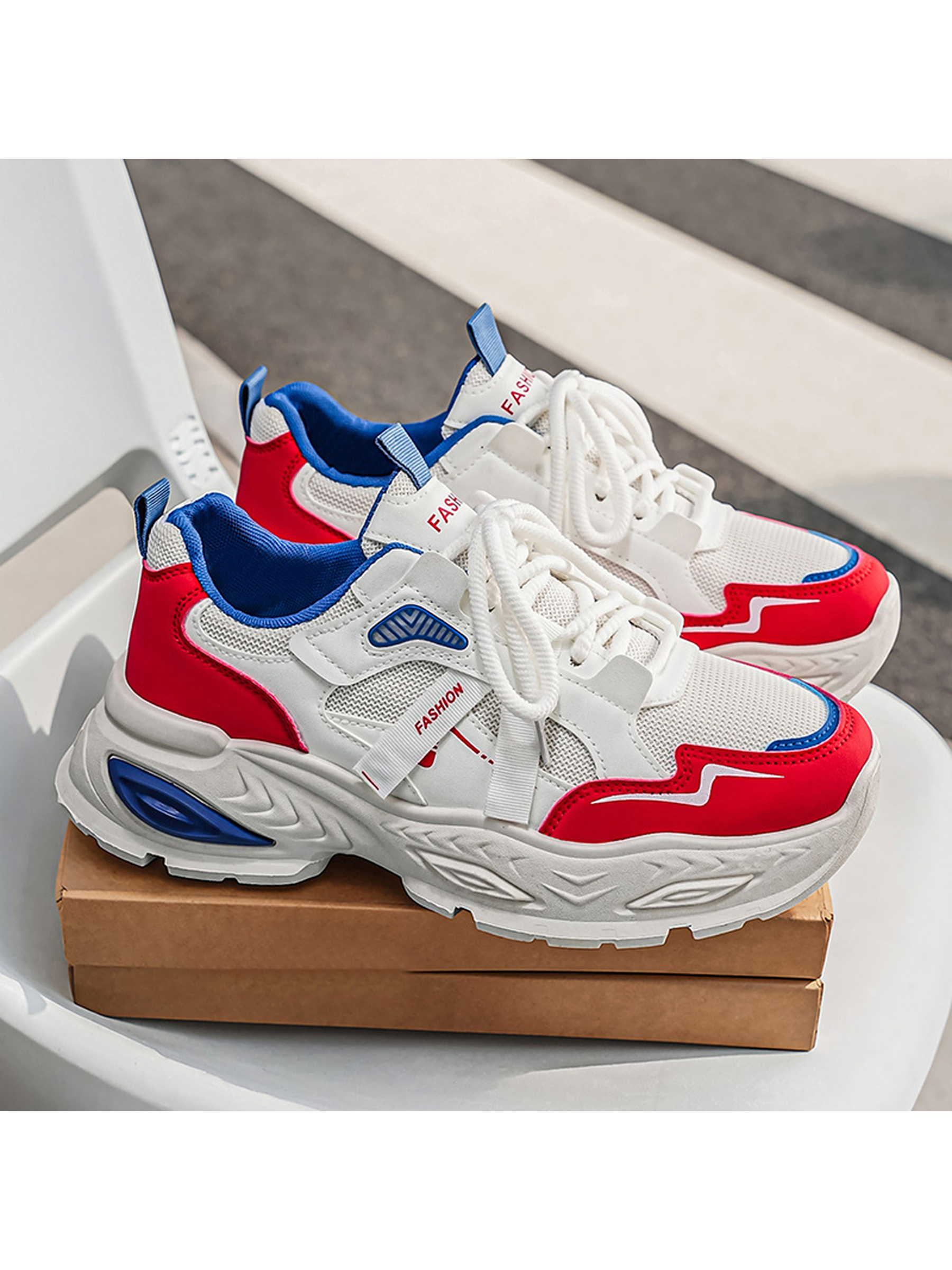 Men Breathable Lace-Up Sports Sneakers