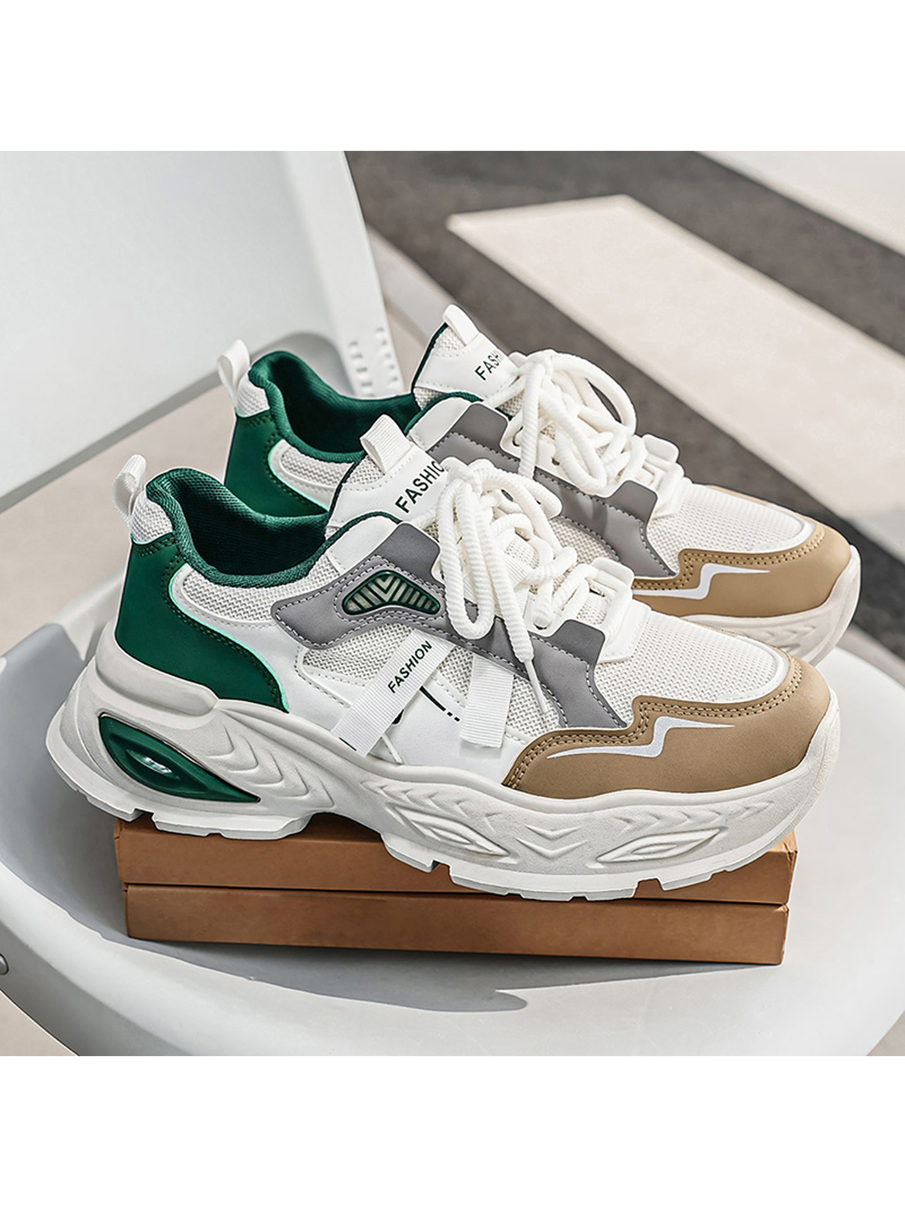 Men Breathable Lace-Up Sports Sneakers