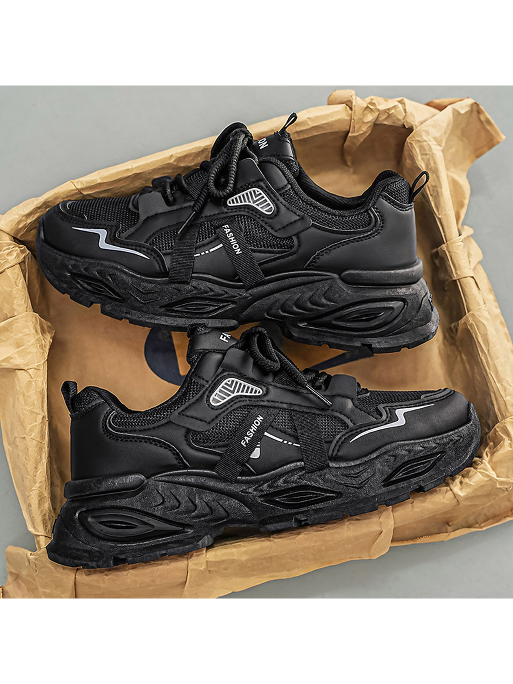 Men Breathable Lace-Up Sports Sneakers