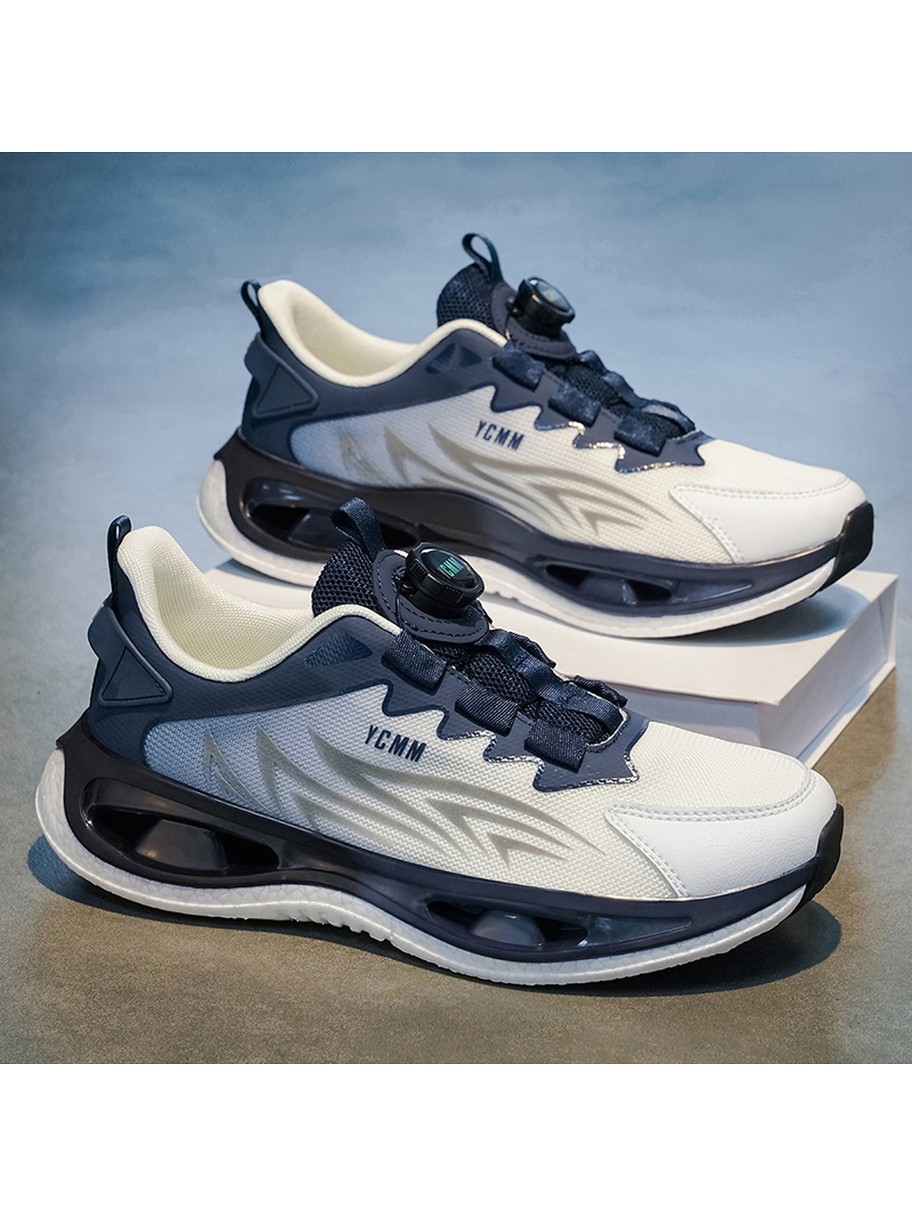 Men Breathable Wide-Fit Sports Sneakers