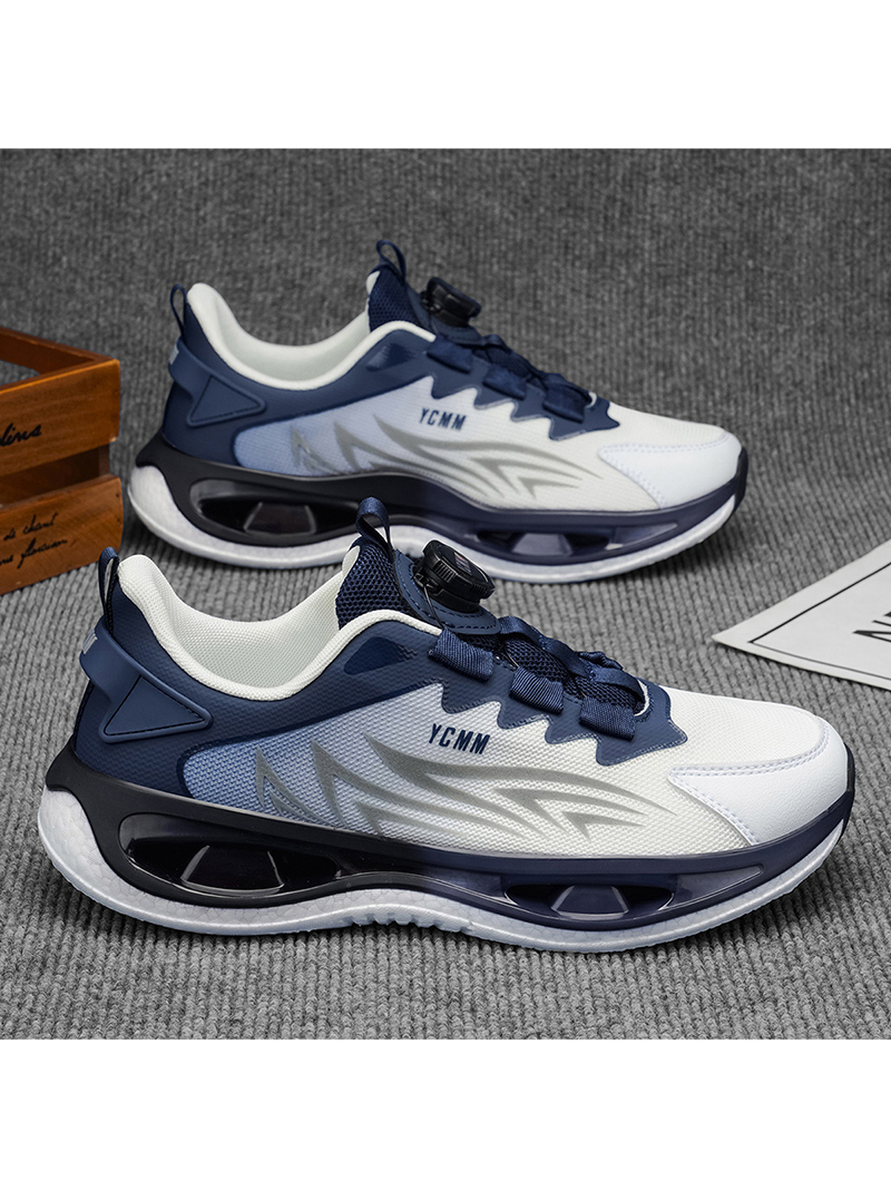 Men Breathable Wide-Fit Sports Sneakers