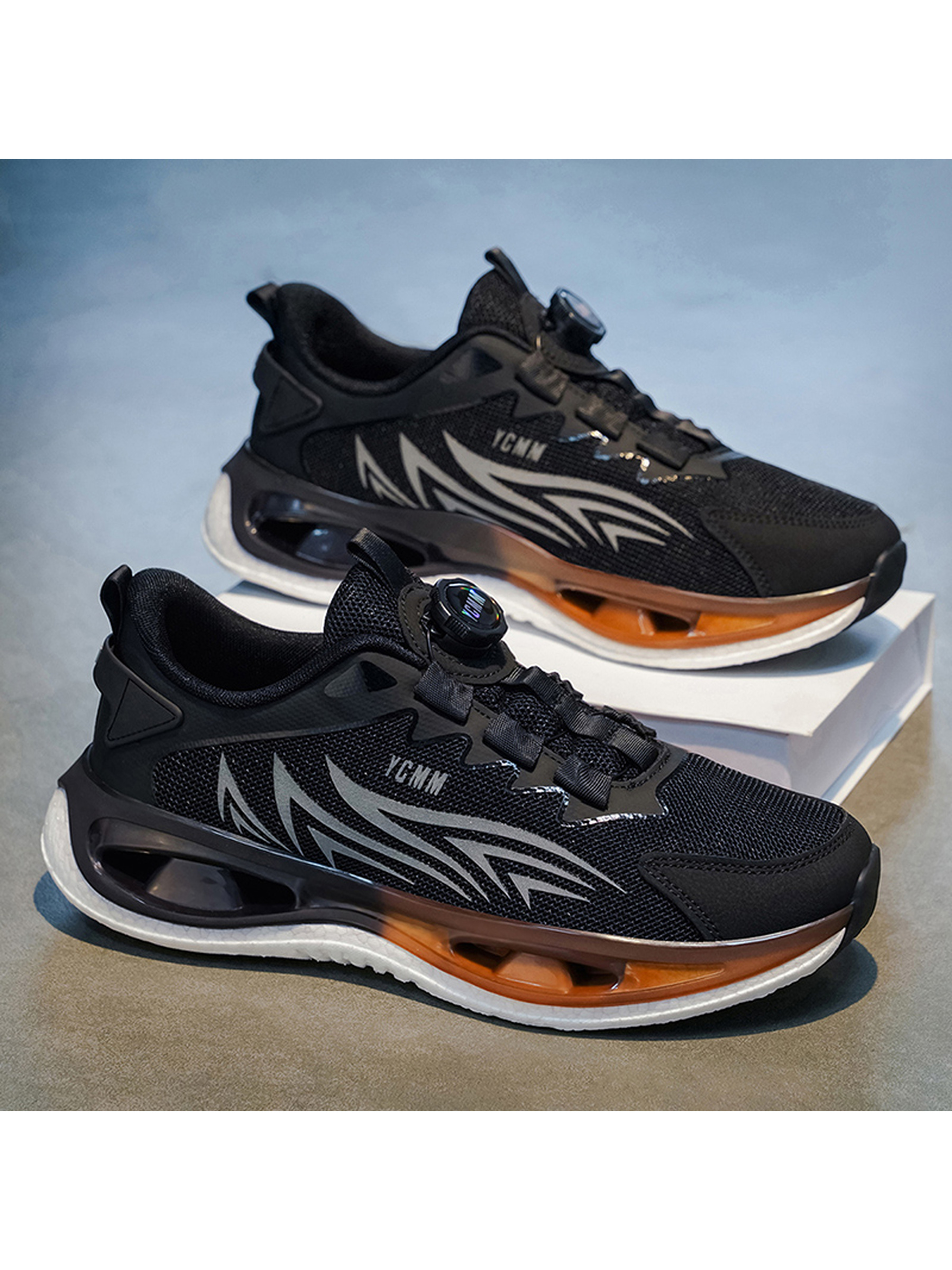 Men Breathable Wide-Fit Sports Sneakers